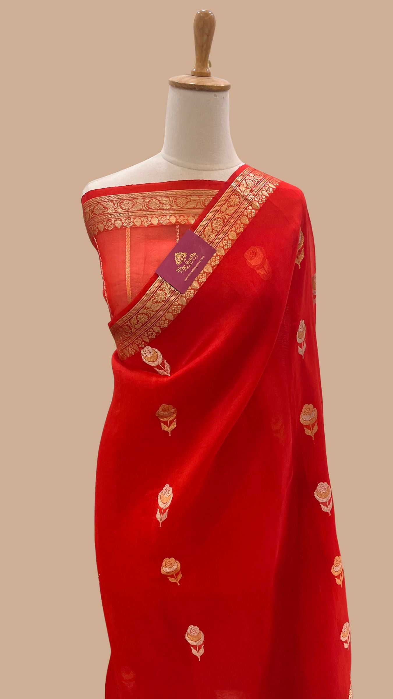 Pure Kora Silk Handloom Banarasi Saree - With Kadhua motifs