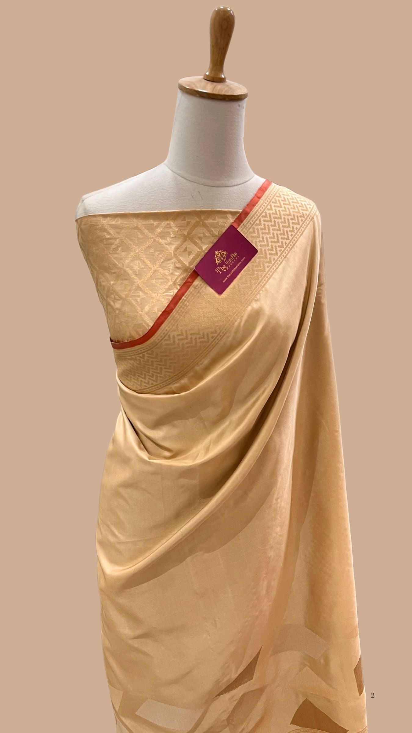 Pure Katan Silk Handloom Banarasi Saree - with sona rupa kadhua motifs