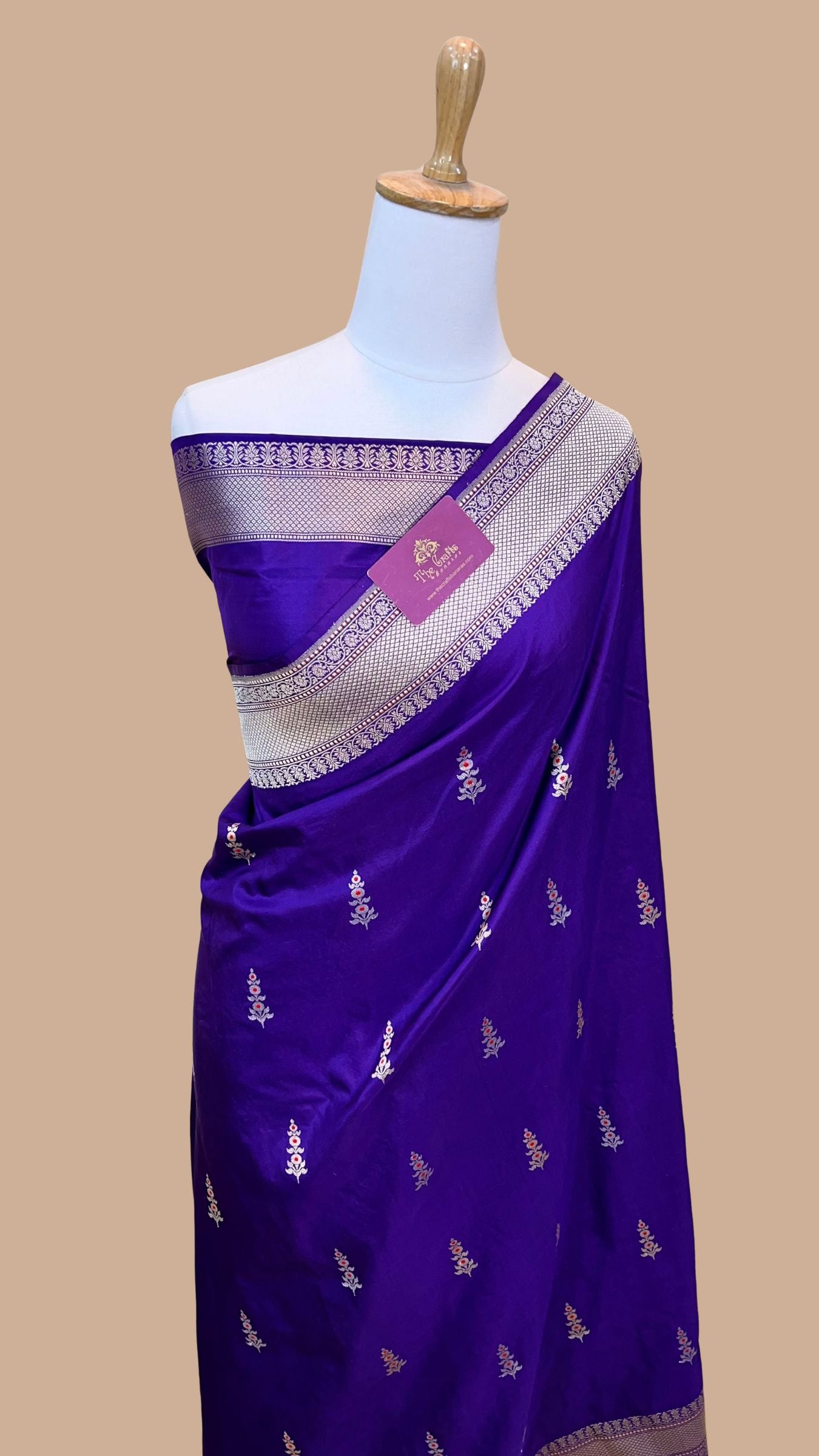 Pure Katan Silk Handloom Banarasi Saree - with kadhua work