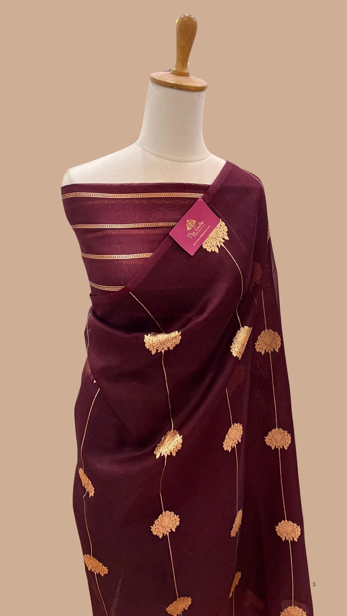 Pure Kora Silk Handloom Banarasi Saree - With Kadhua motifs