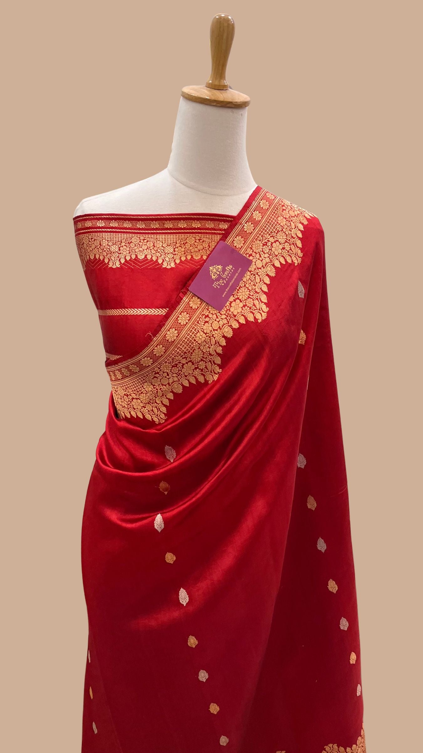 Pure Katan Silk Handloom Banarasi Saree - with kadhua motifs