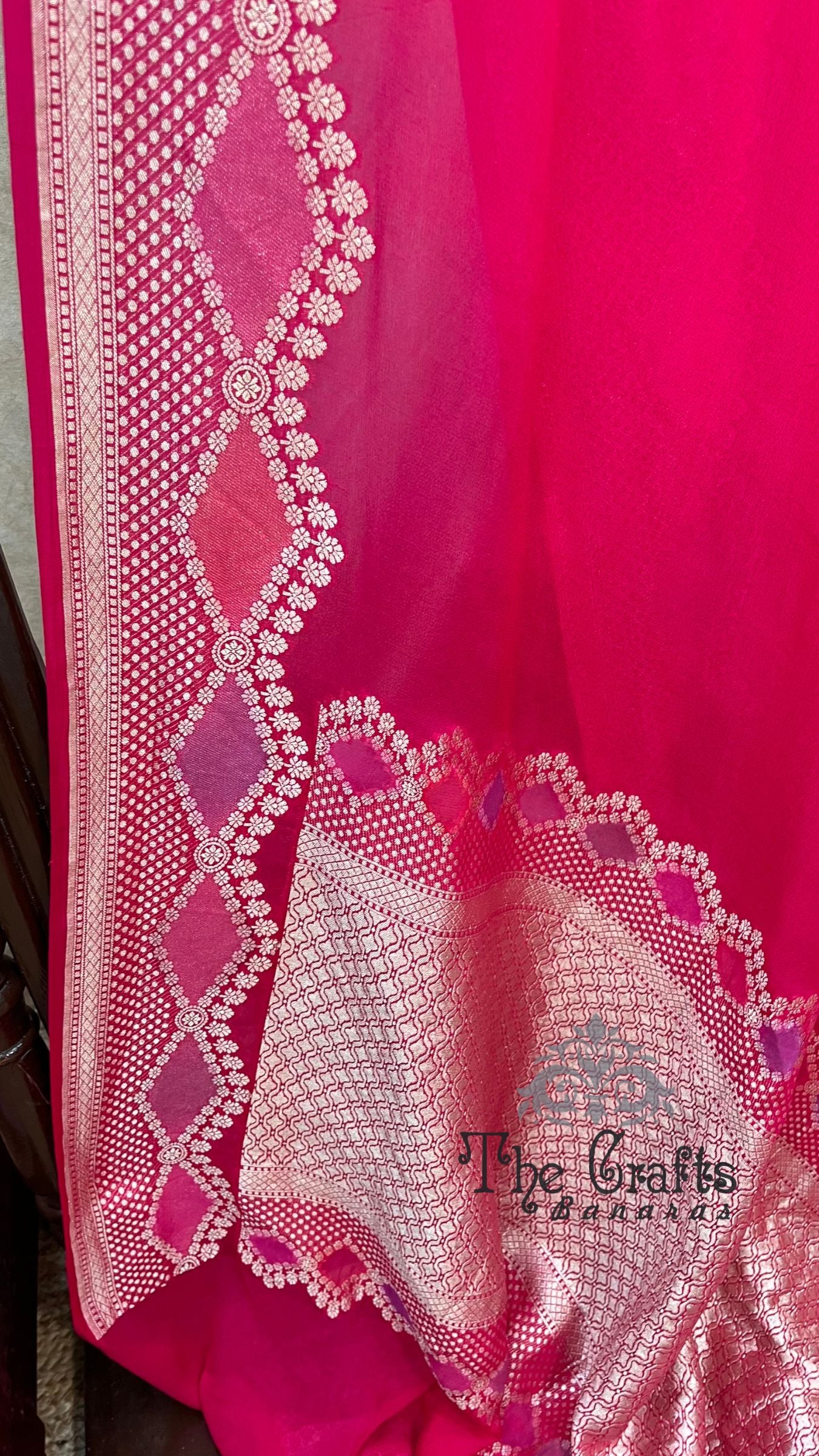 Khaddi Georgette Handloom Banarasi Saree - Water Zari