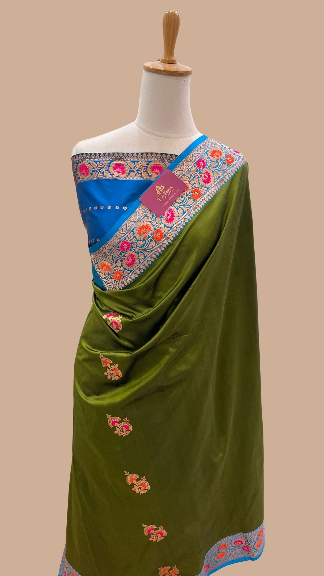 Pure Katan Silk Handloom Banarasi Saree - with kadhua motifs