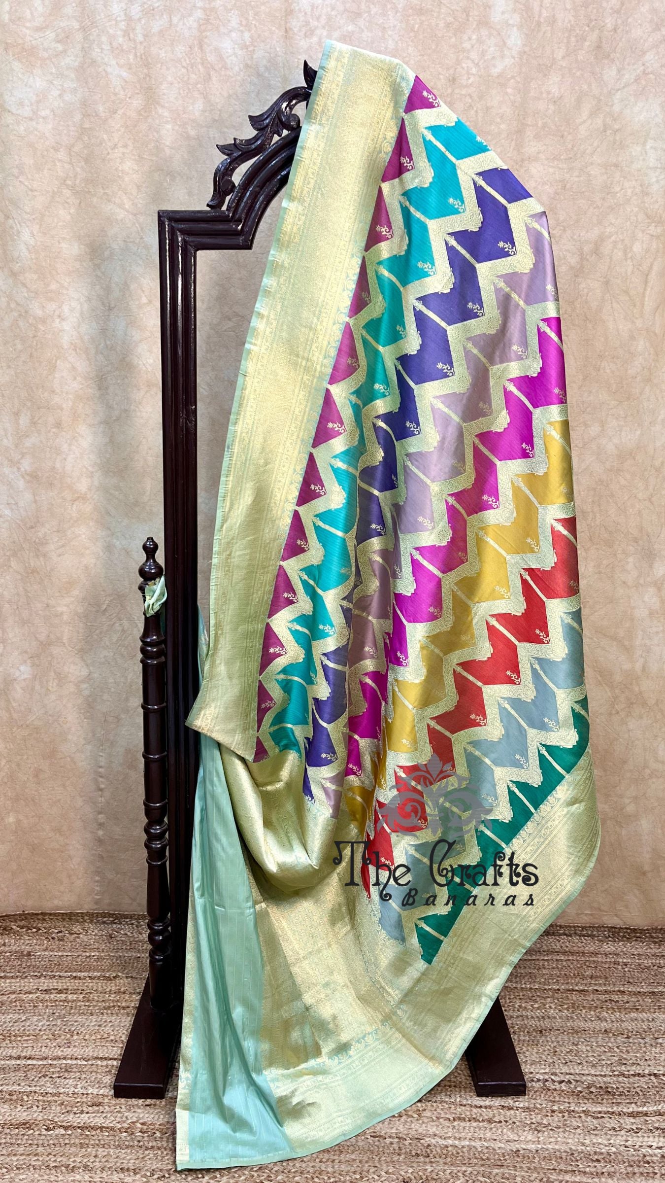 Rangkat Pure Katan Silk Handloom Banarasi Saree - All Over Kadiyal Jaal Work
