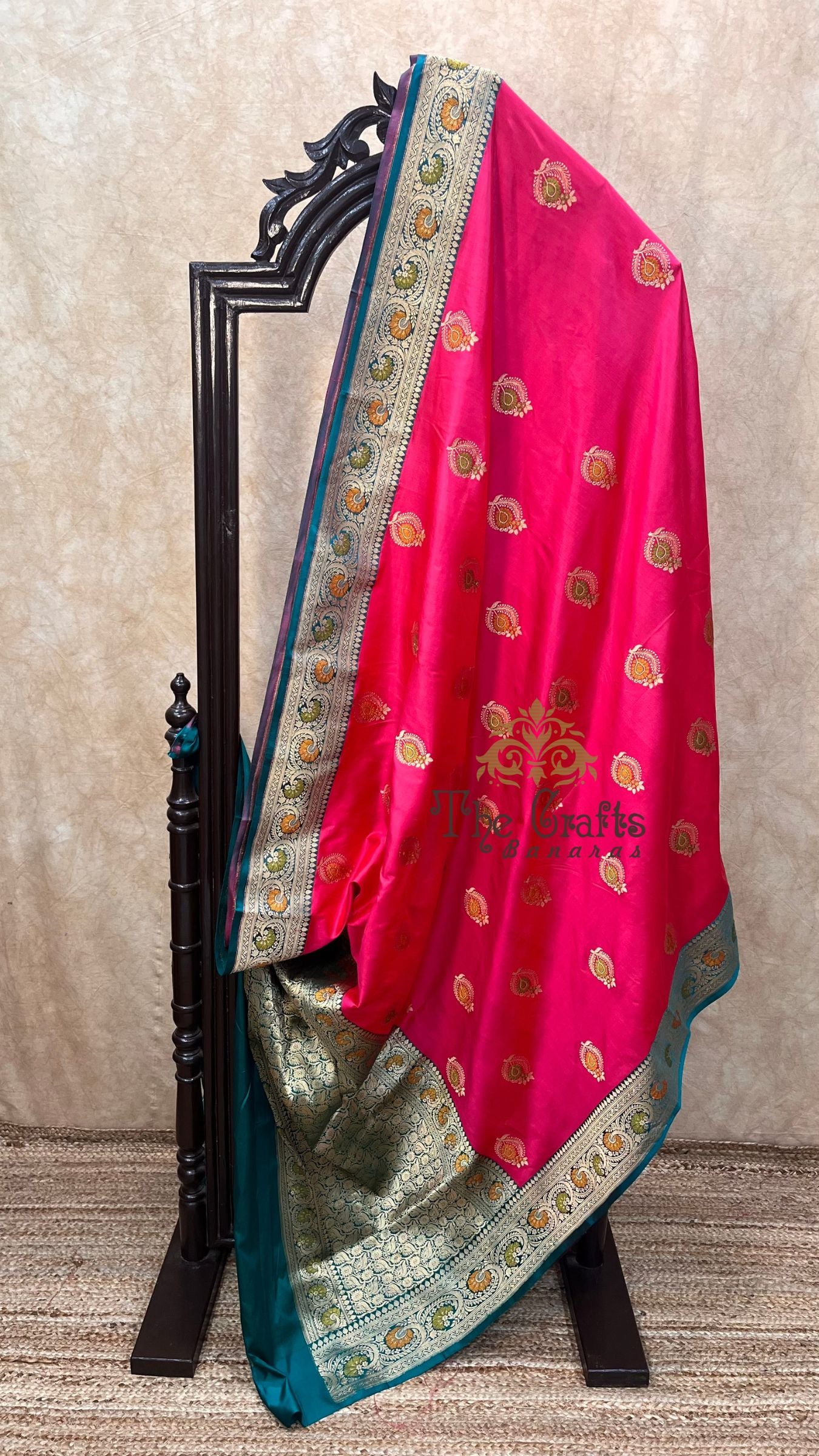 Pure Katan Silk Handloom Banarasi Saree - with kadhua meenakari motifs