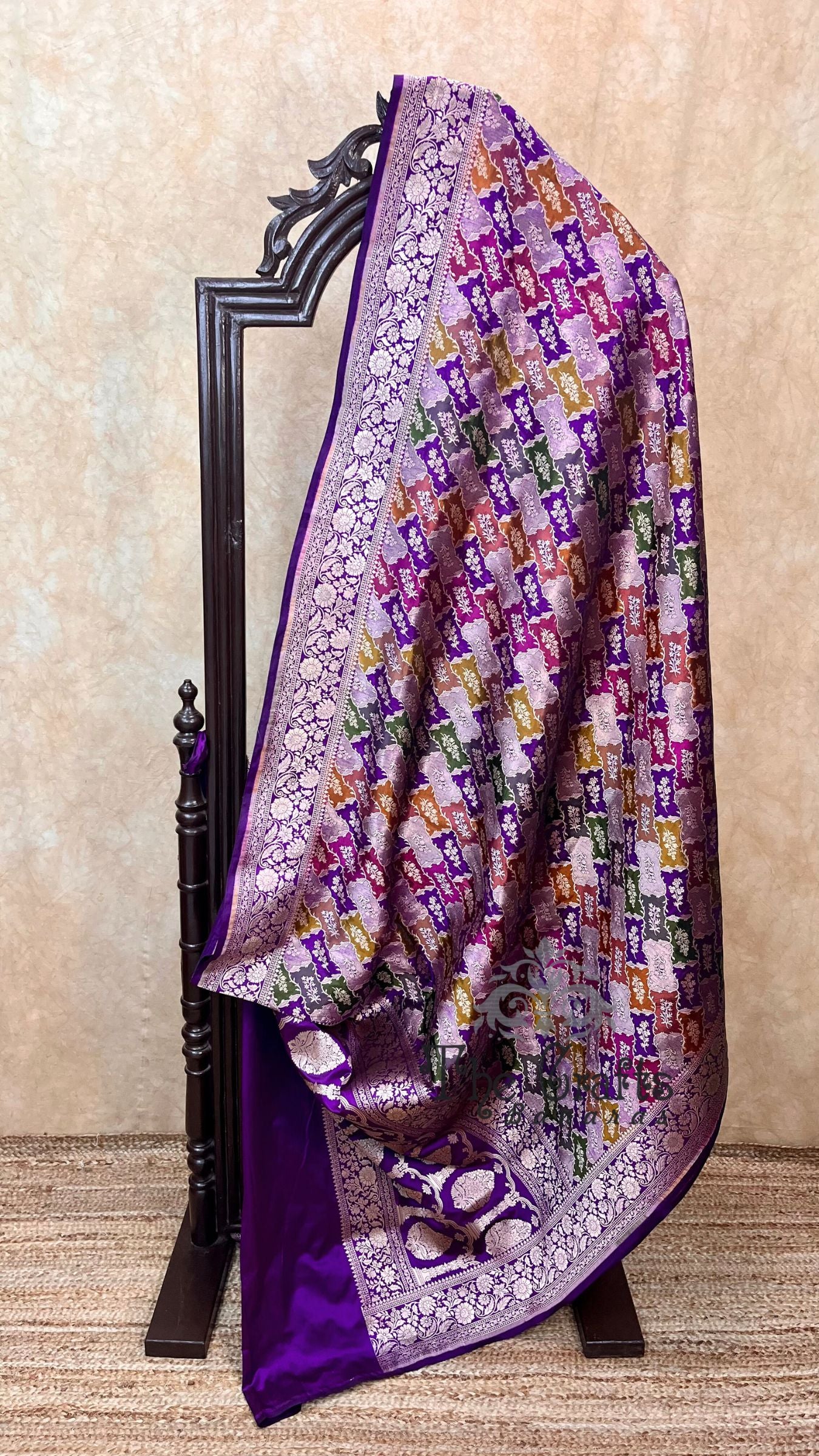 Rangkat Pure Katan Silk Handloom Banarasi Saree - Jaal Work With Meenakari