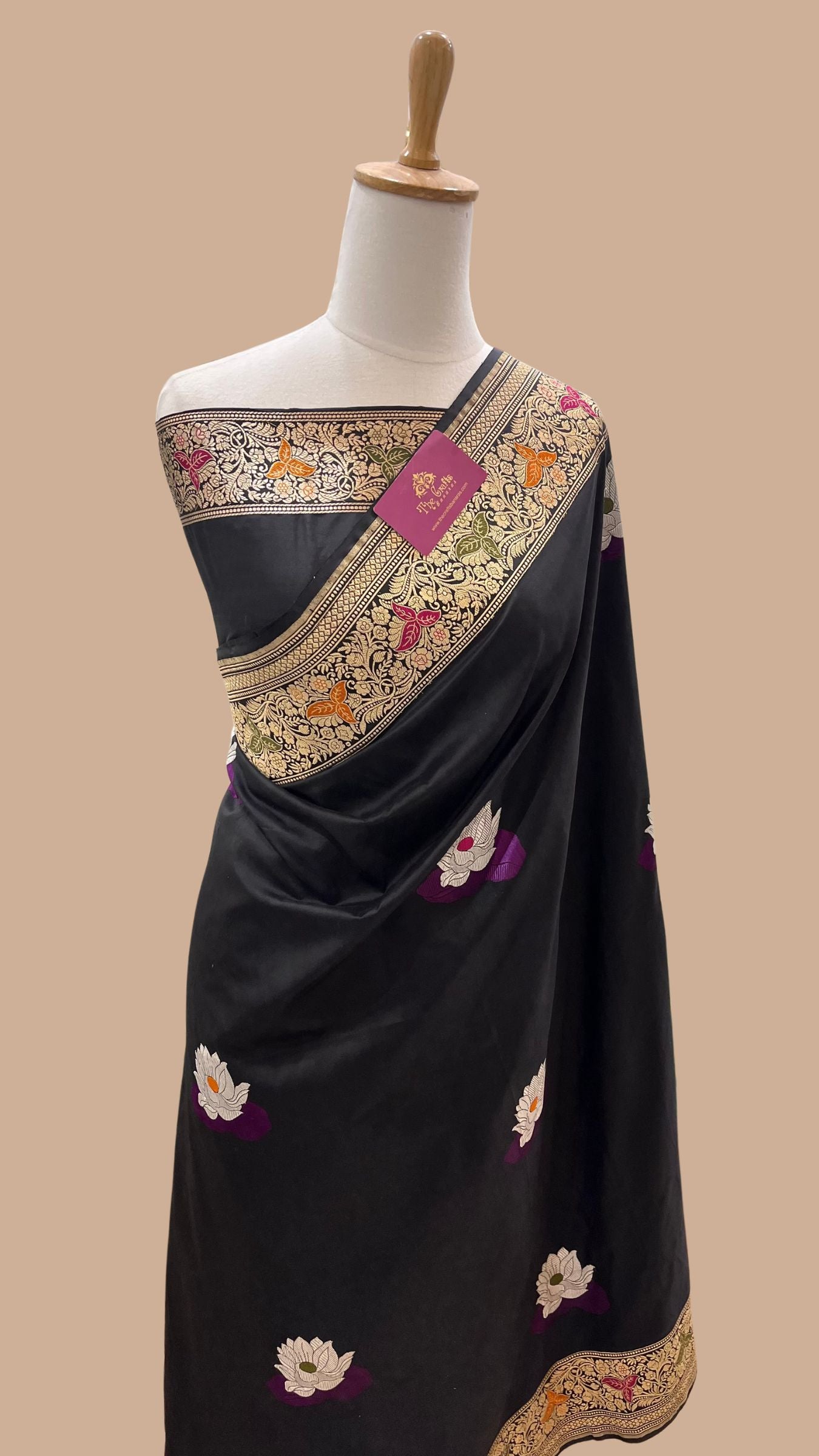 Pure Katan Silk Handloom Banarasi Saree - with kadhua meenakari motifs