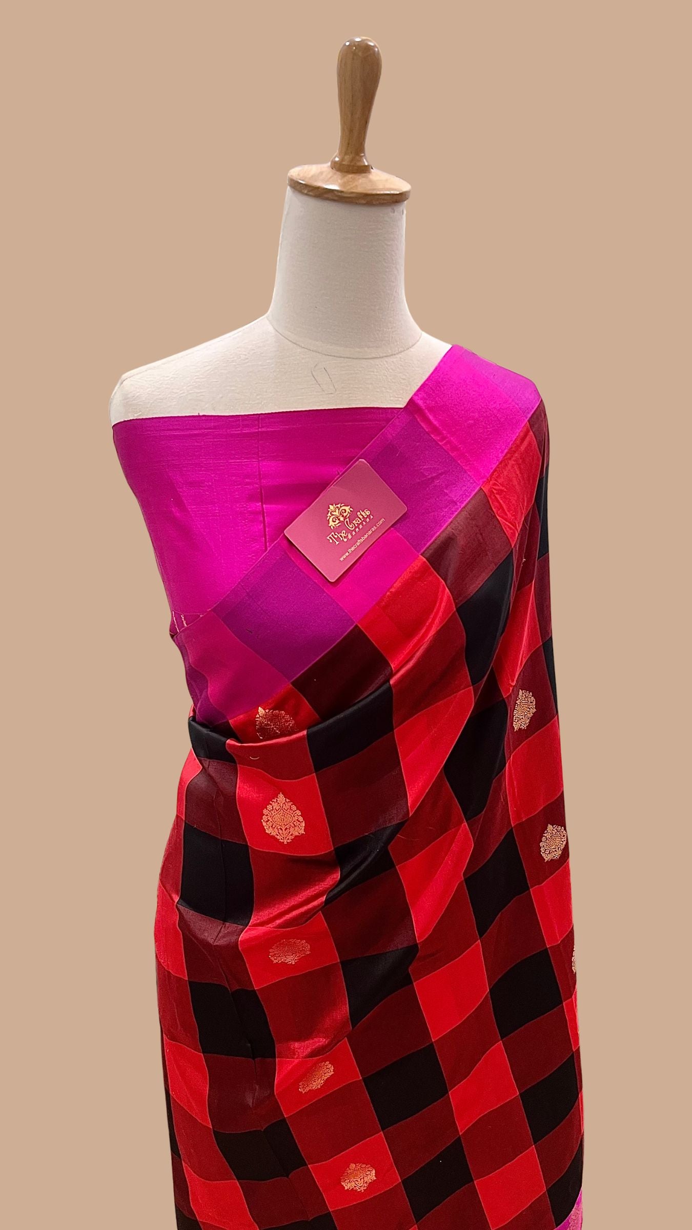 Pure Katan Silk Handloom Banarasi Saree - with kadhua motifs