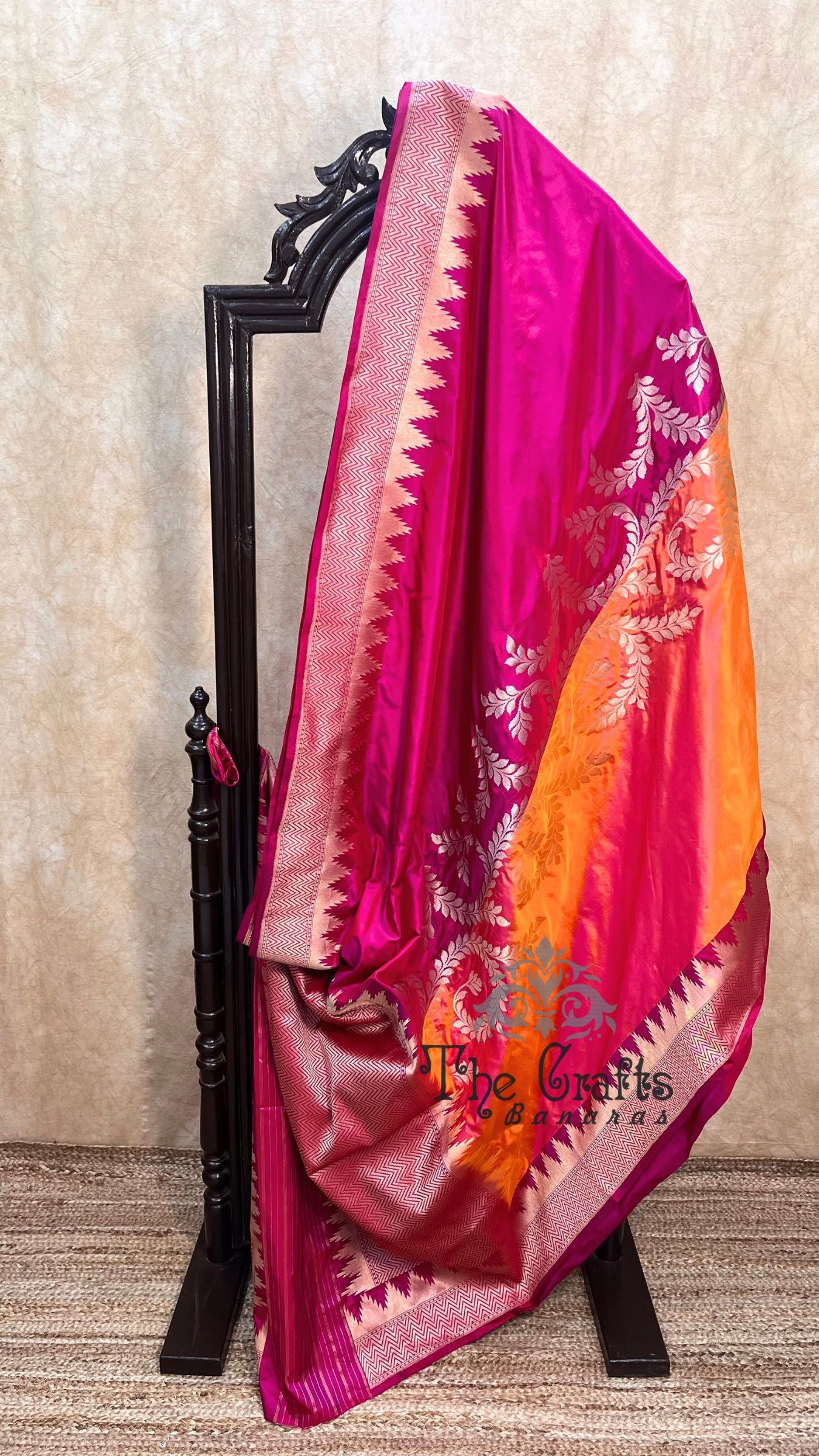 Rangkat Pure Katan Silk Handloom Banarasi Saree - with kadhua work