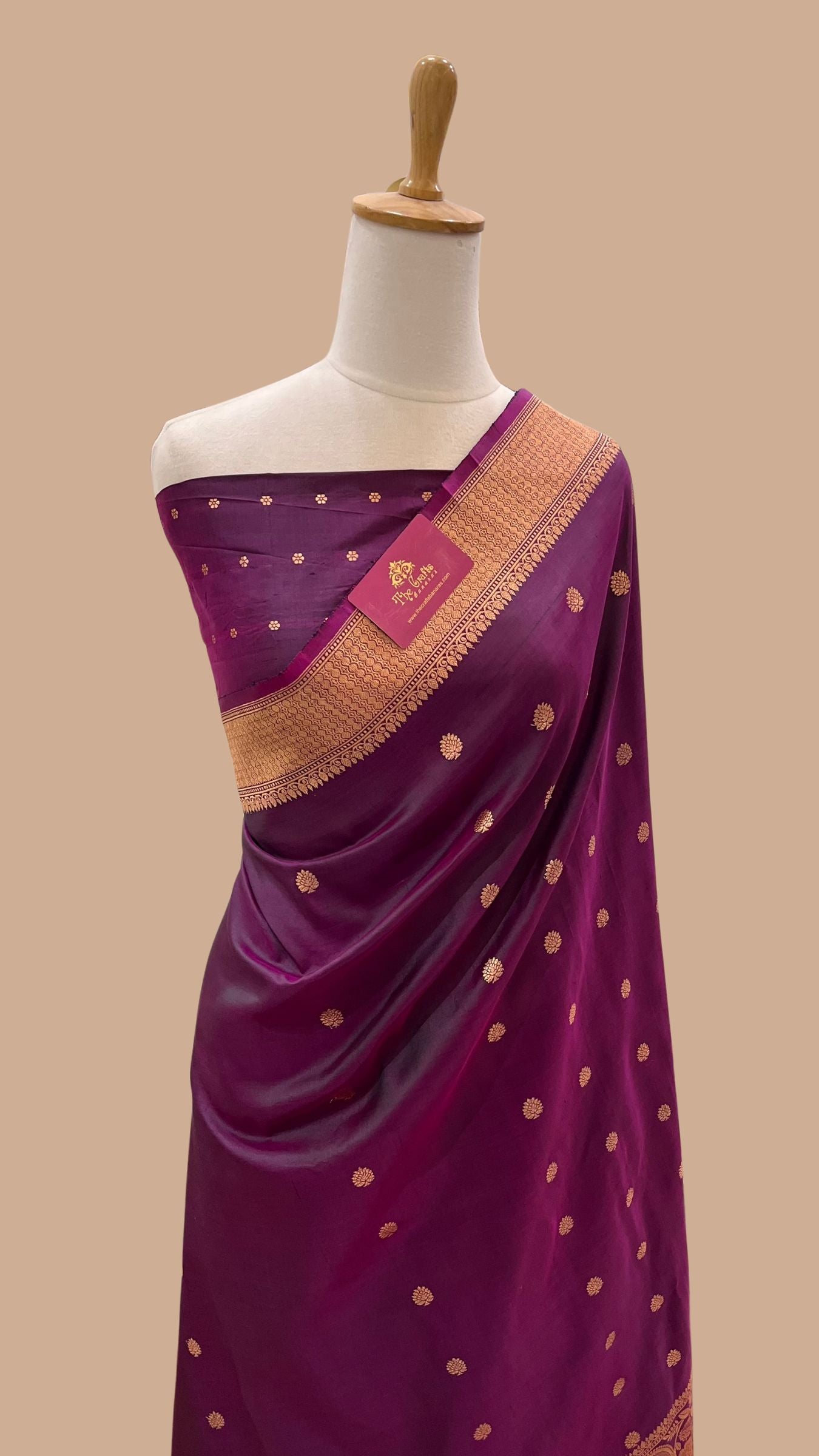 Pure Katan Silk Handloom Banarasi Saree - with kadhua motifs