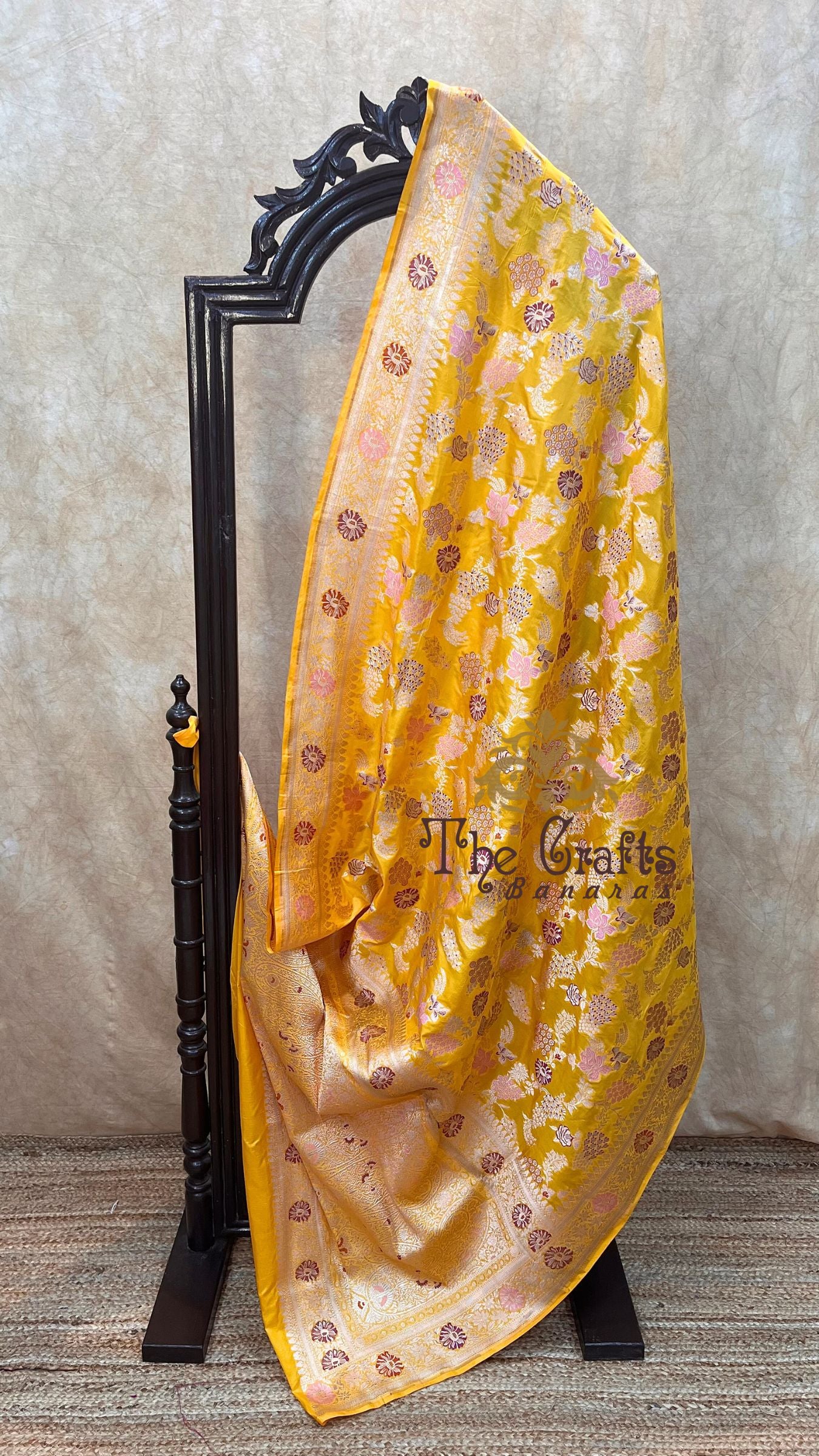 Pure Katan Silk Handloom Banarasi Saree - Jaal Work With Meenakari