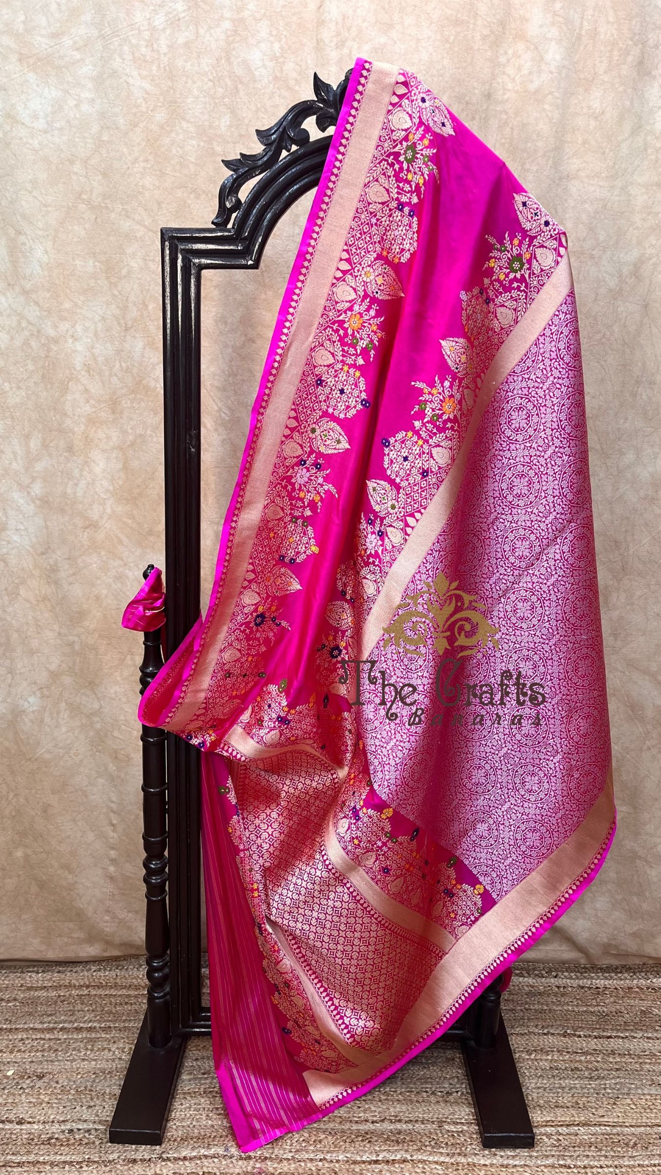 Pure Katan Silk Handloom Brocade Banarasi Saree - with kadhua meenakari work