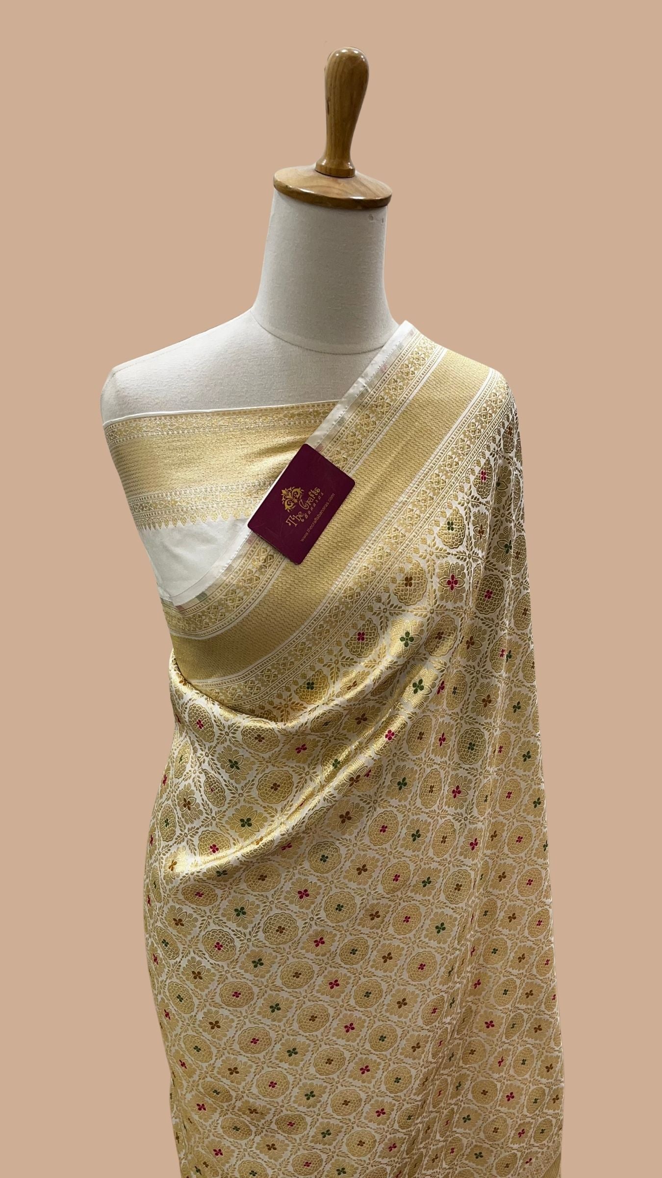 Pure Katan Silk Handloom Banarasi Saree - Tanchui Brocade Meena