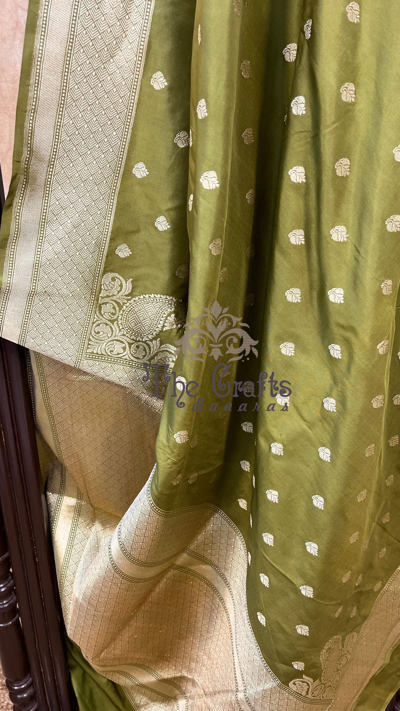 Pure Katan Silk Handloom Banarasi Saree - with kadhua zari work