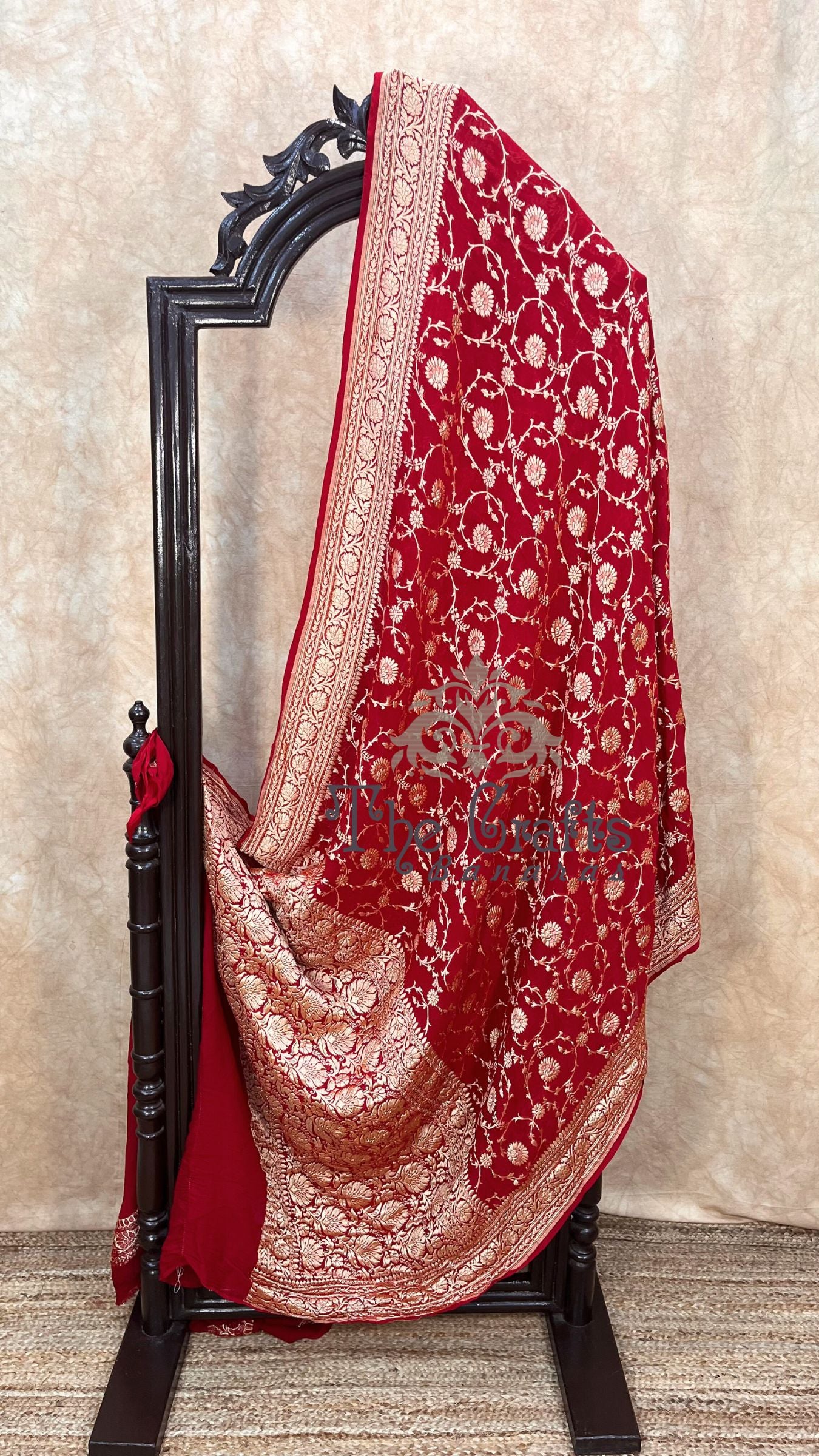 Khaddi Georgette Banarasi Saree - Gold Zari