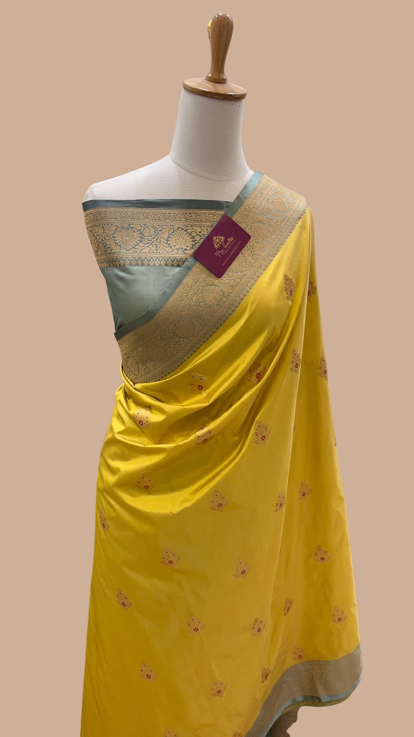 Pure Katan Silk Handloom Banarasi Saree - with kadhua motifs