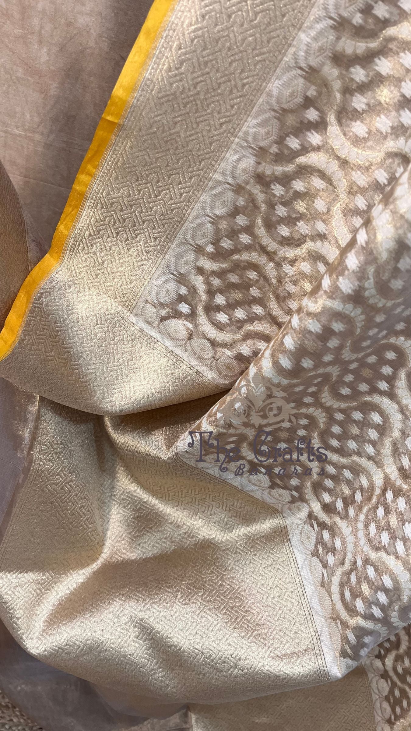 Pure Tissue Silk Handloom Banarasi Saree - Reshmi Zari