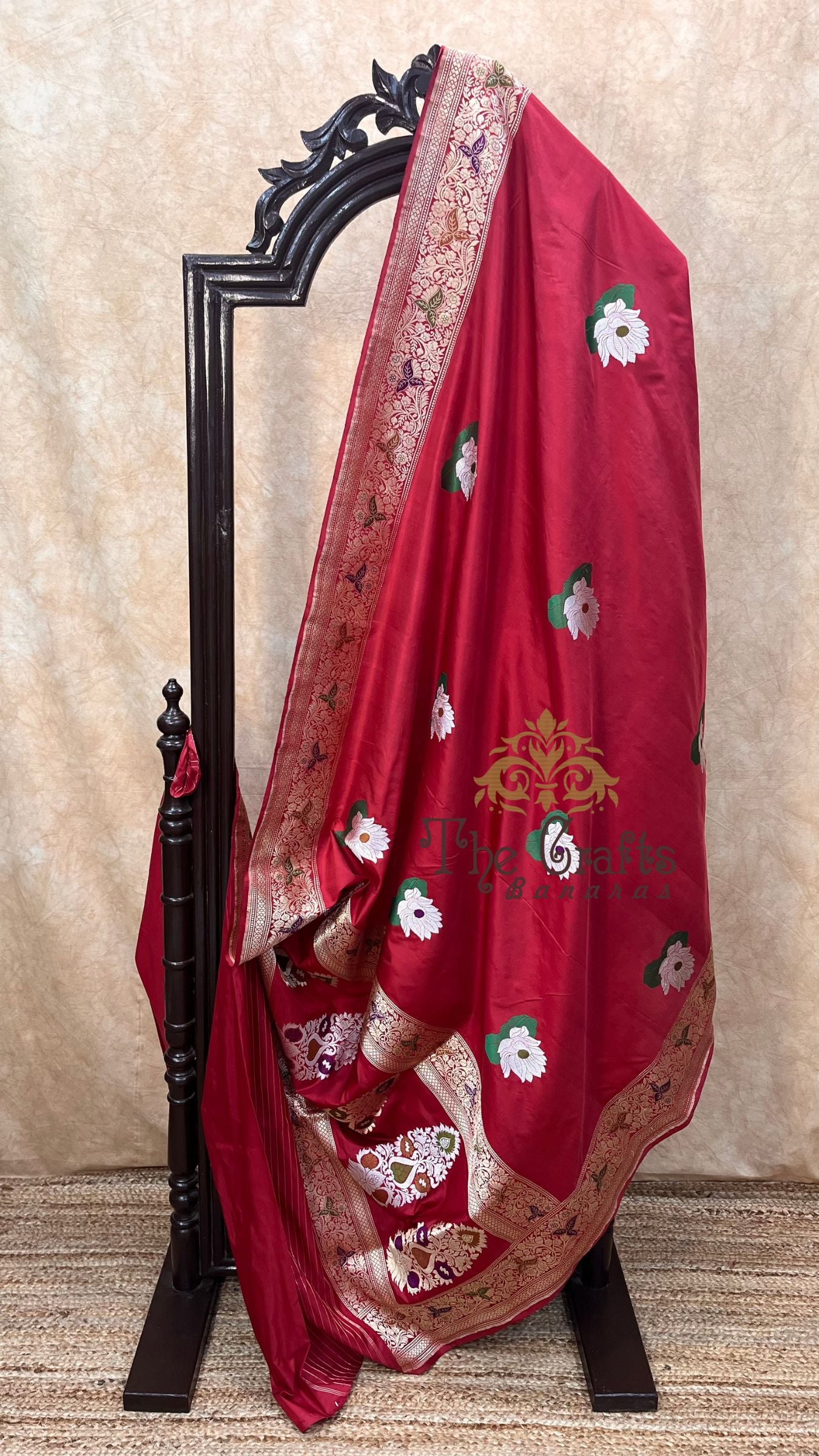 Pure Katan Silk Handloom Banarasi Saree - with kadhua meenakari motifs