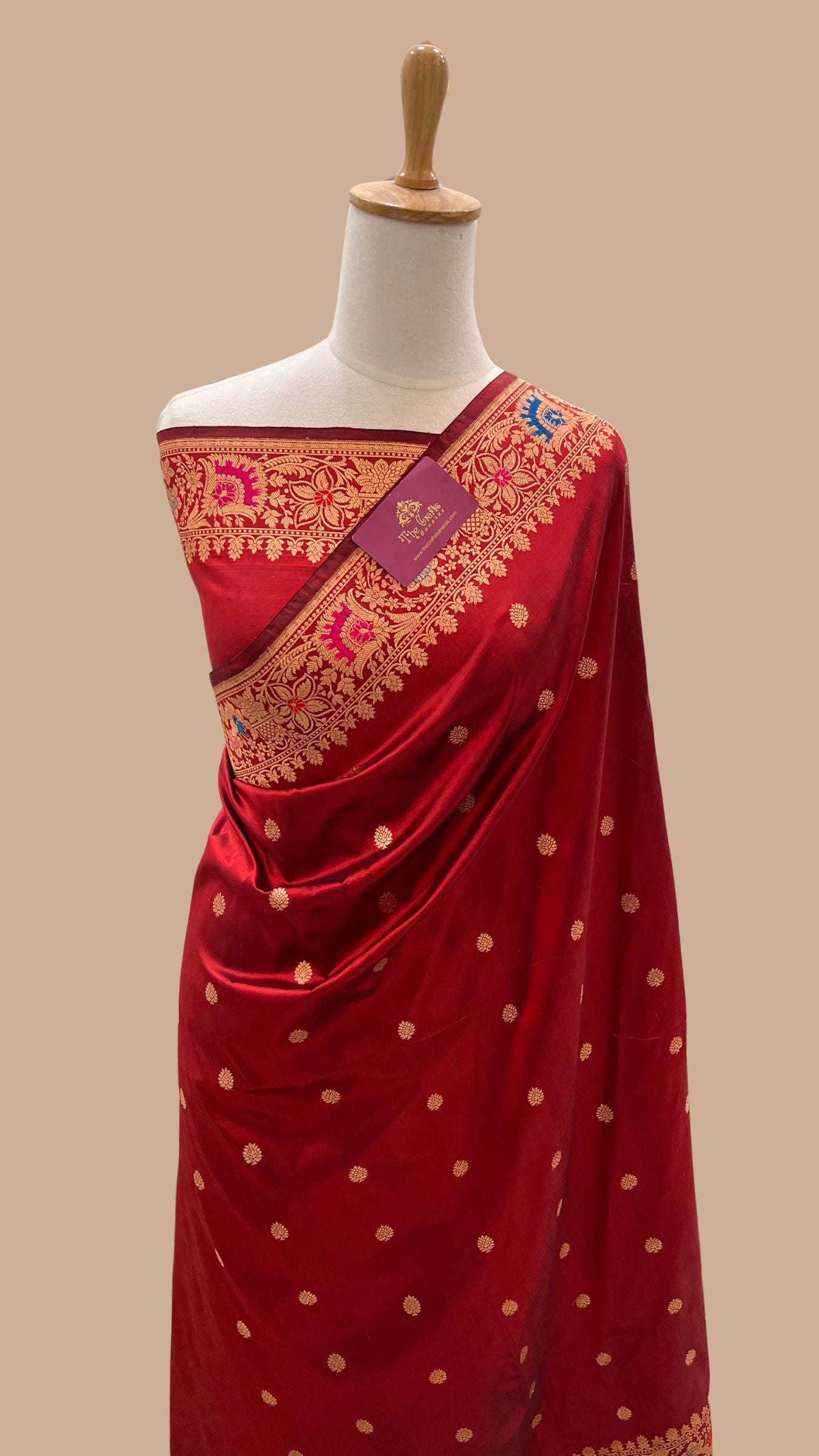 Pure Katan Silk Handloom Banarasi Saree - with kadhua motifs