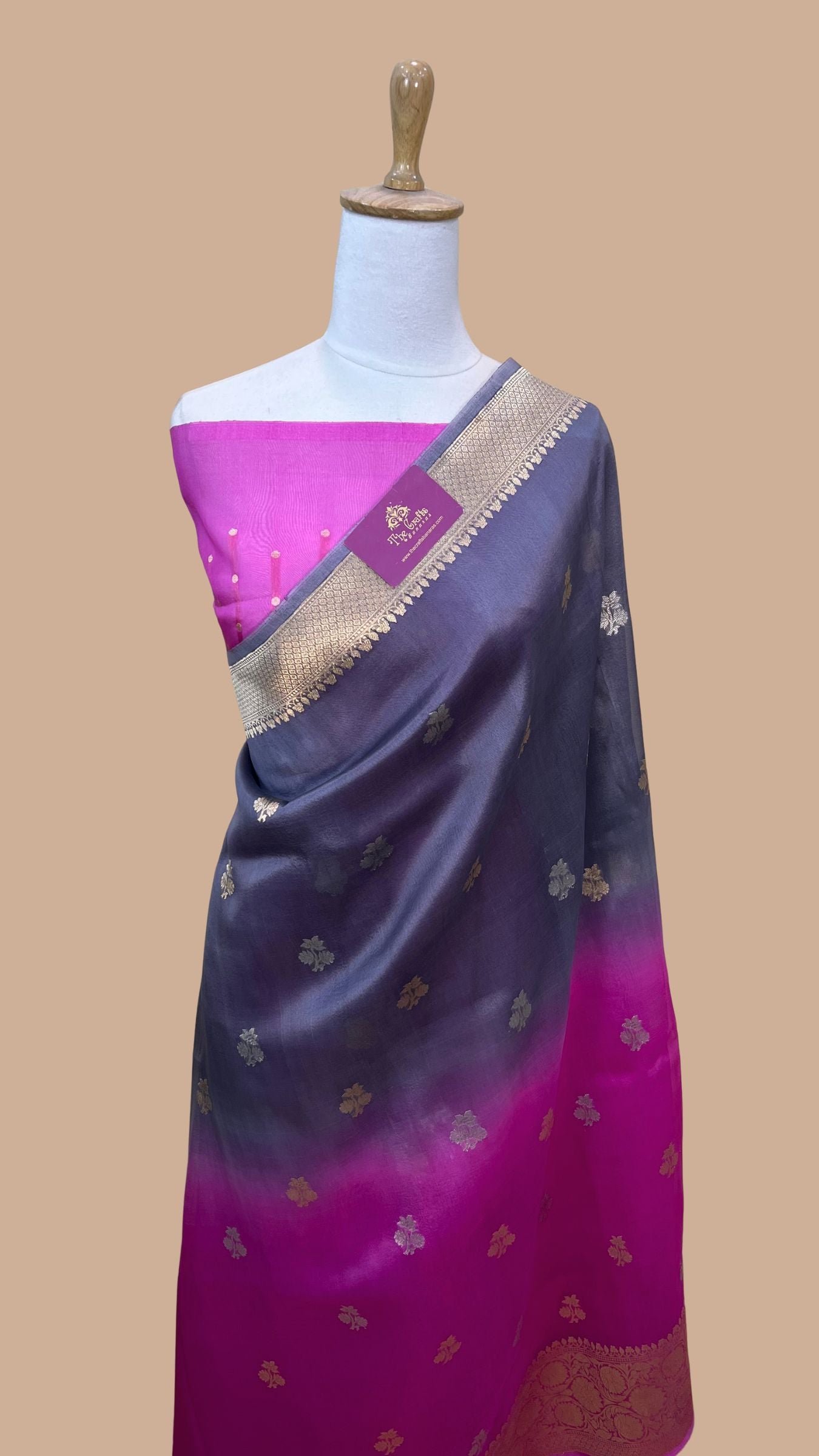 Pure Kora Silk Handloom Banarasi Saree - With Kadhua motifs