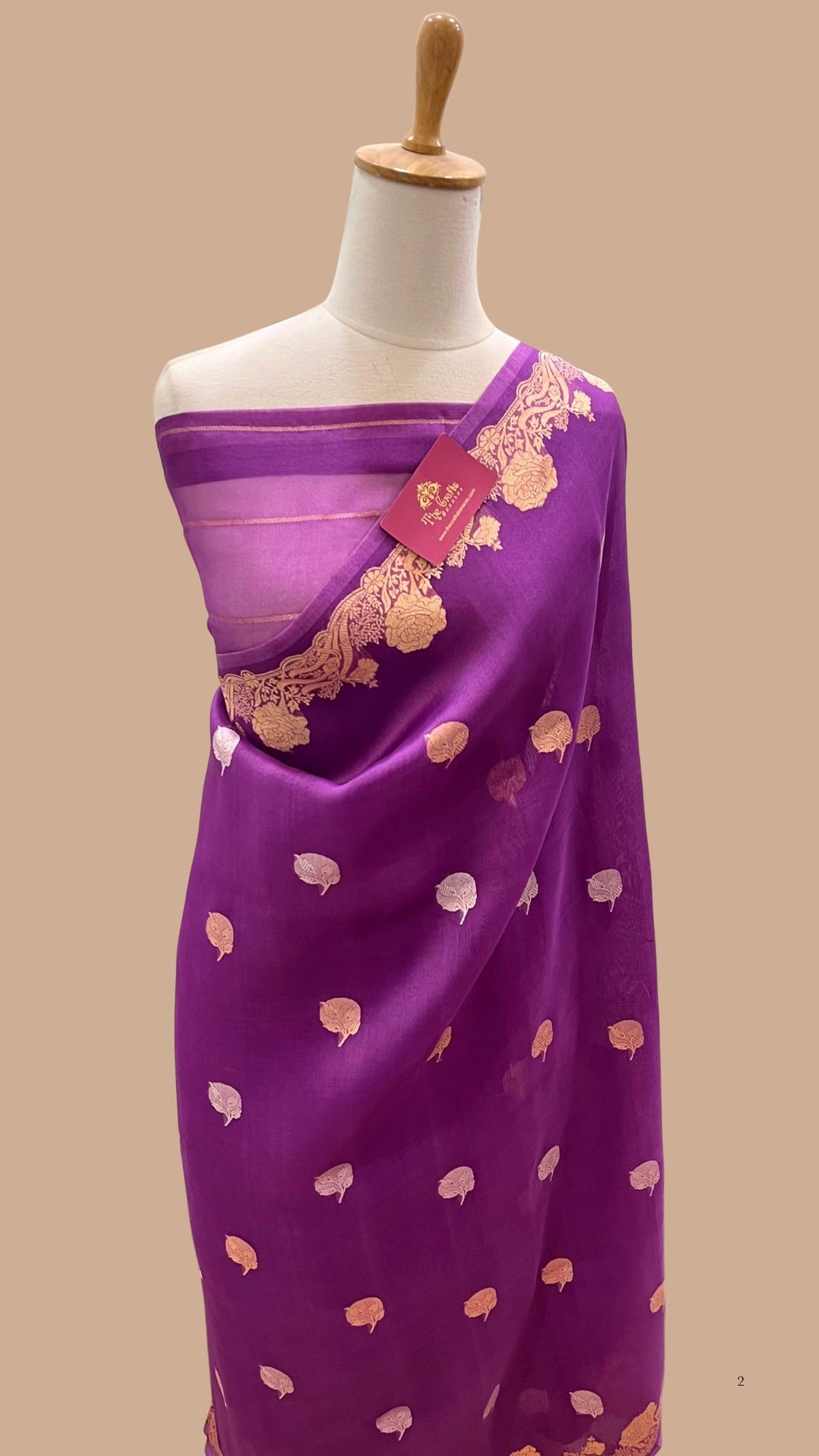 Pure Kora Silk Handloom Banarasi Saree - with kadhua motifs