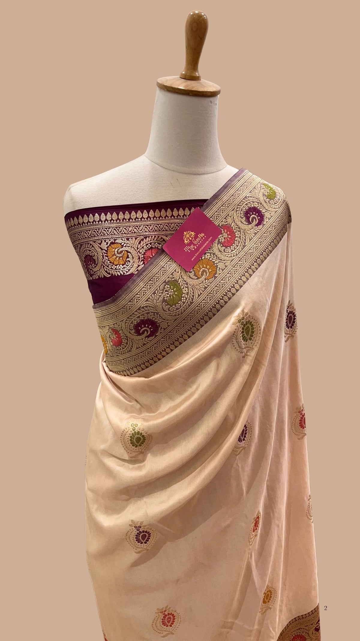 Pure Katan Silk Handloom Banarasi Saree - with kadhua meenakari motifs