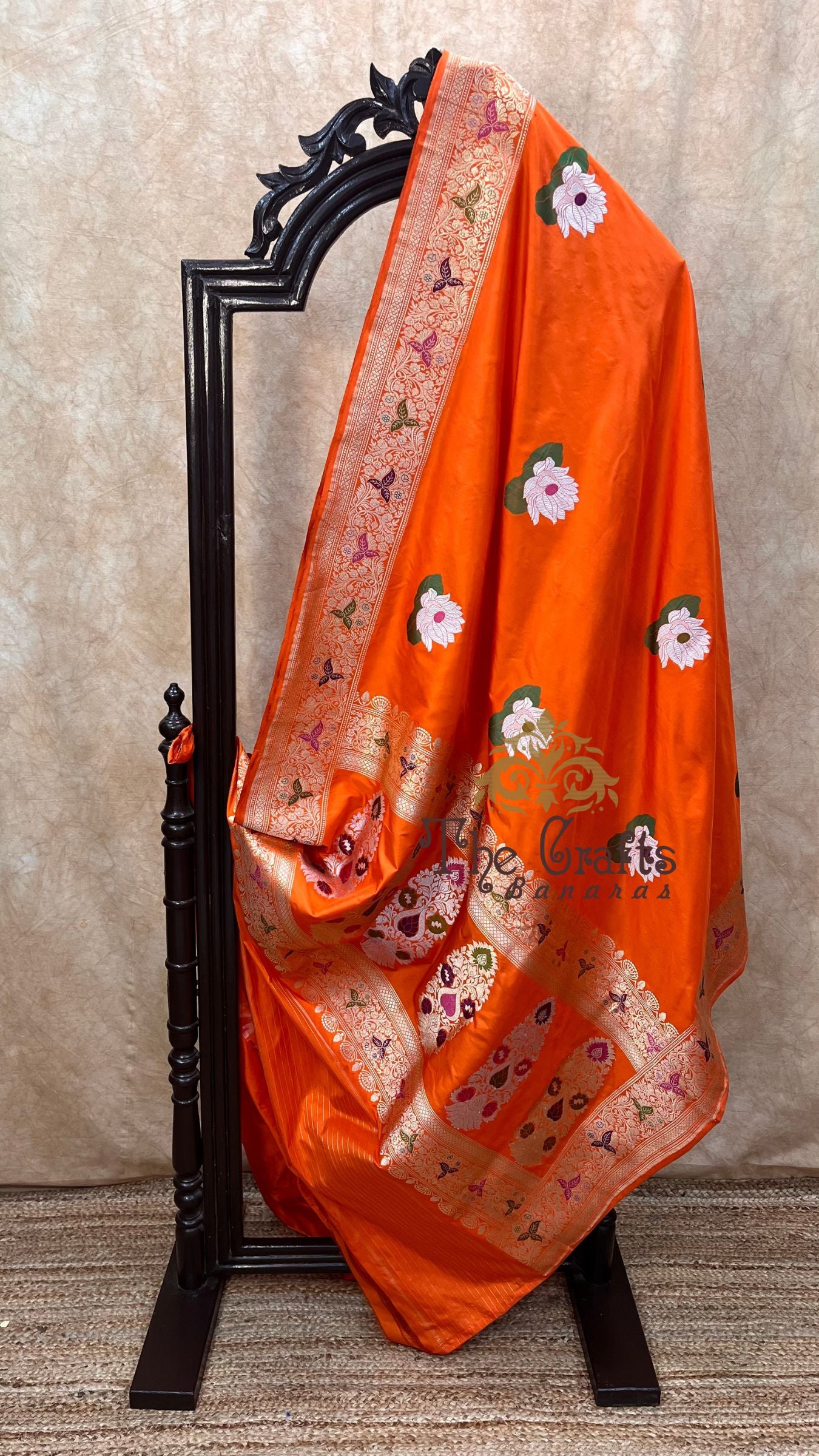 Pure Katan Silk Handloom Banarasi Saree - with kadhua meenakari motifs