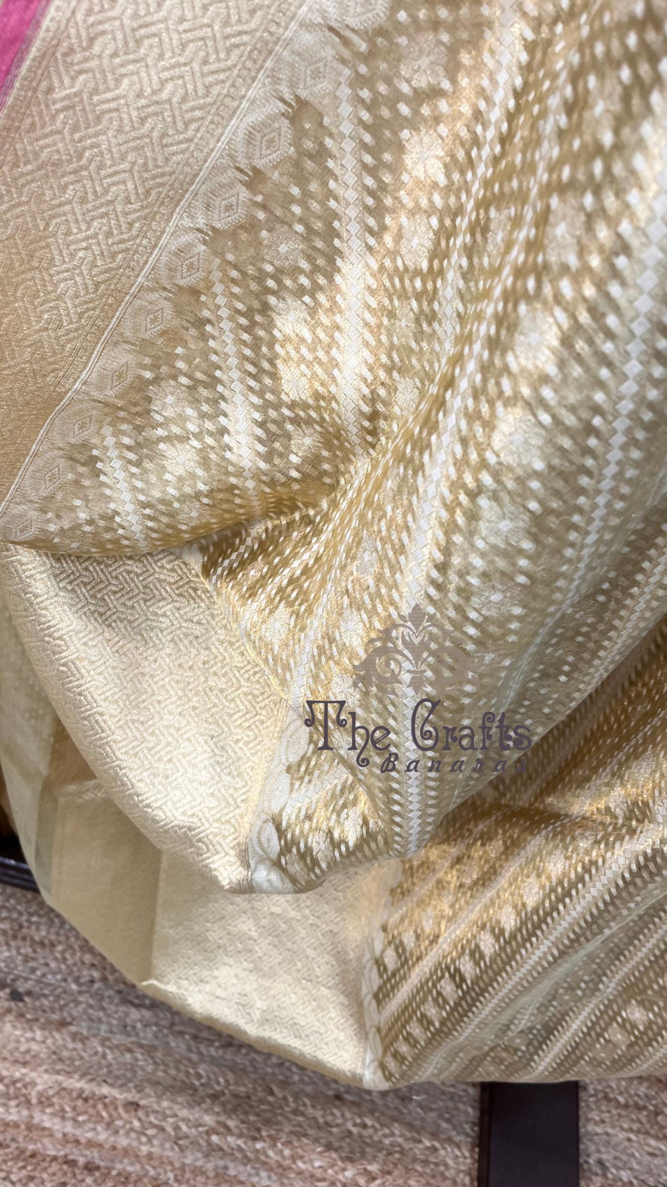 Pure Tissue Silk Handloom Banarasi Saree - Reshmi Zari