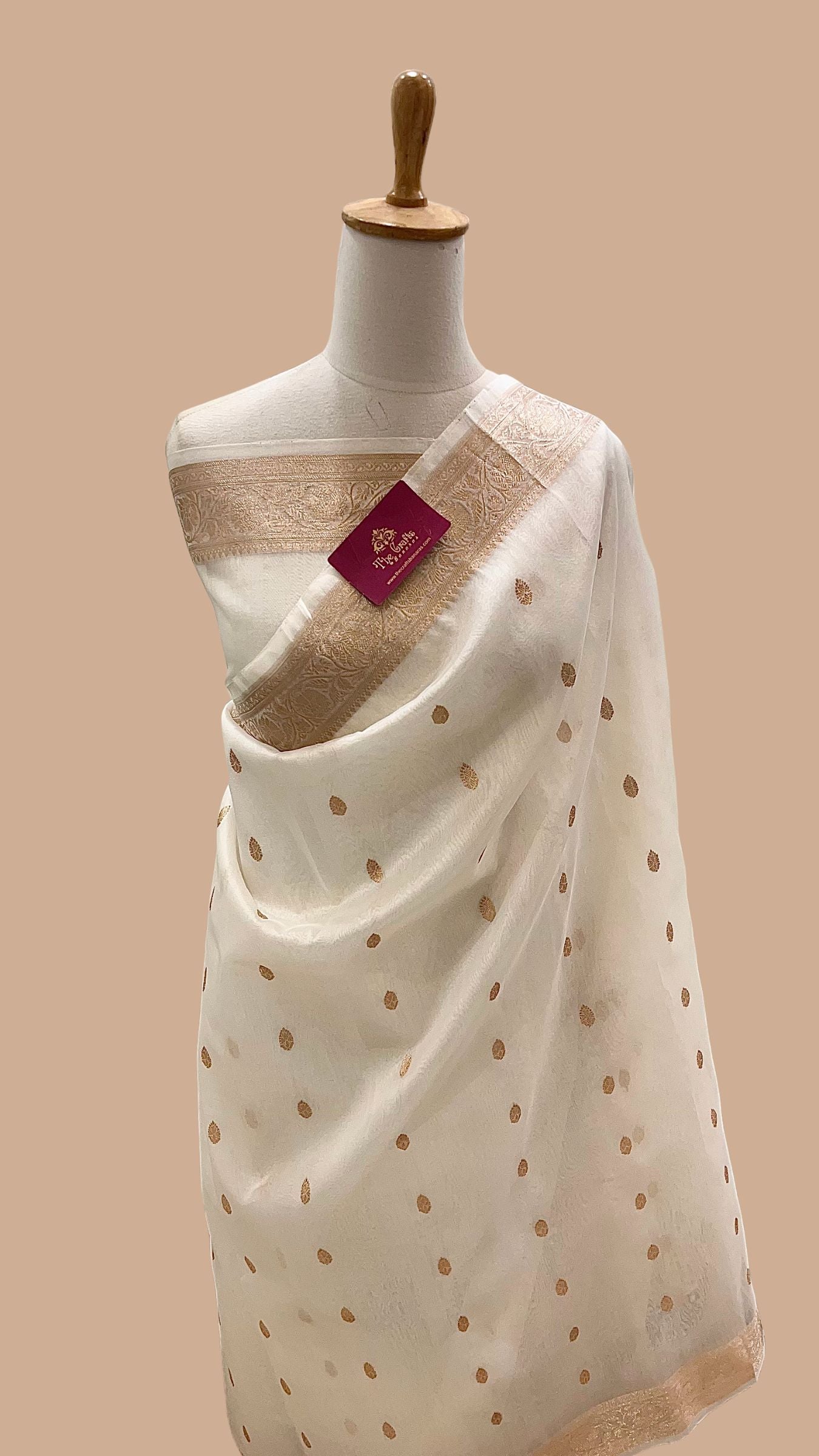 Pure Kora Silk Handloom Banarasi Saree - With Kadhua motifs