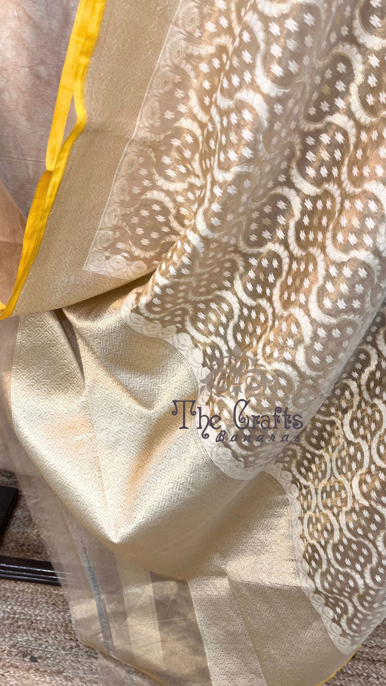 Pure Tissue Silk Handloom Banarasi Saree - Reshmi Zari