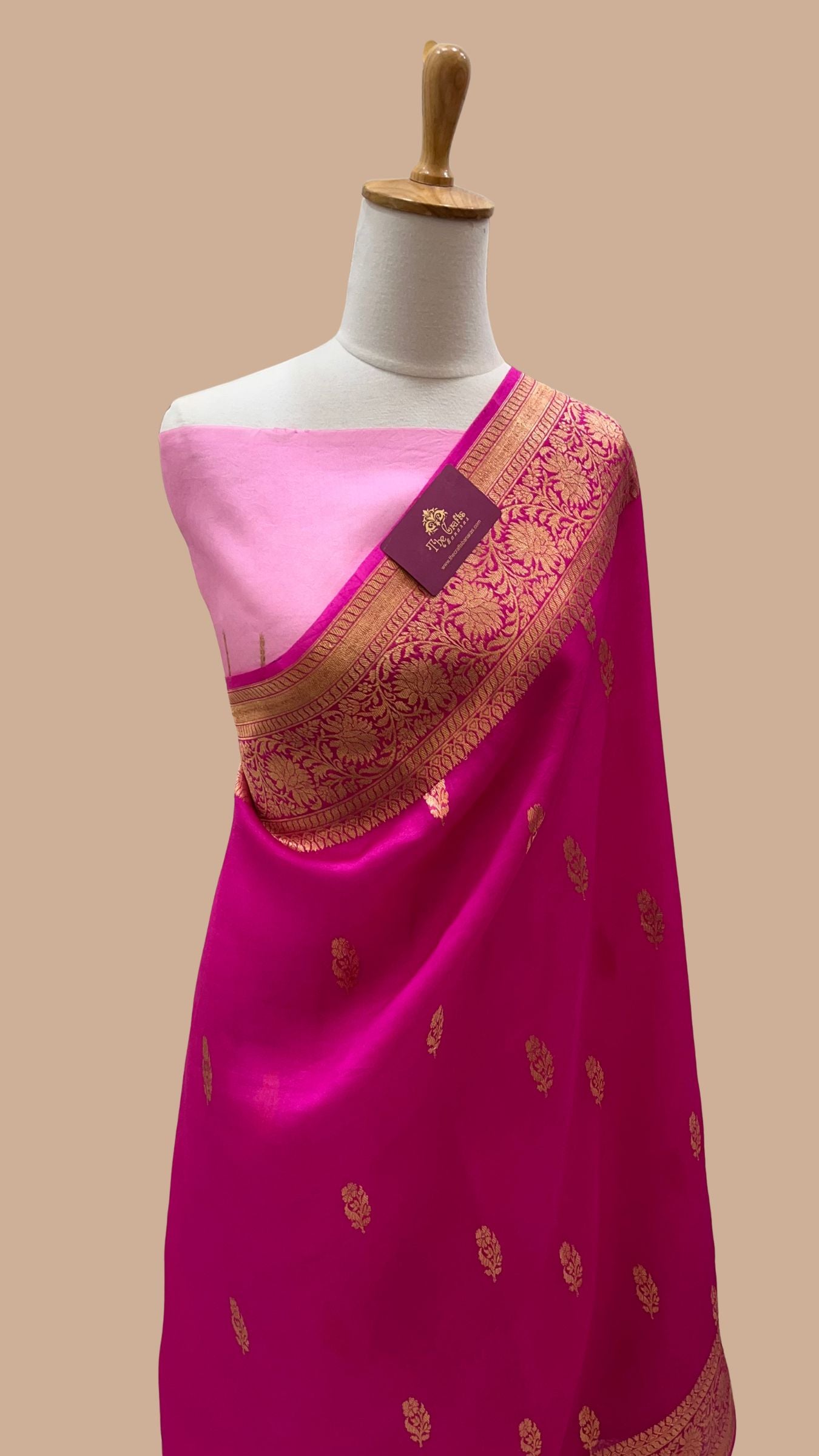 Pure Kora Silk Handloom Banarasi Saree - With Kadhua motifs