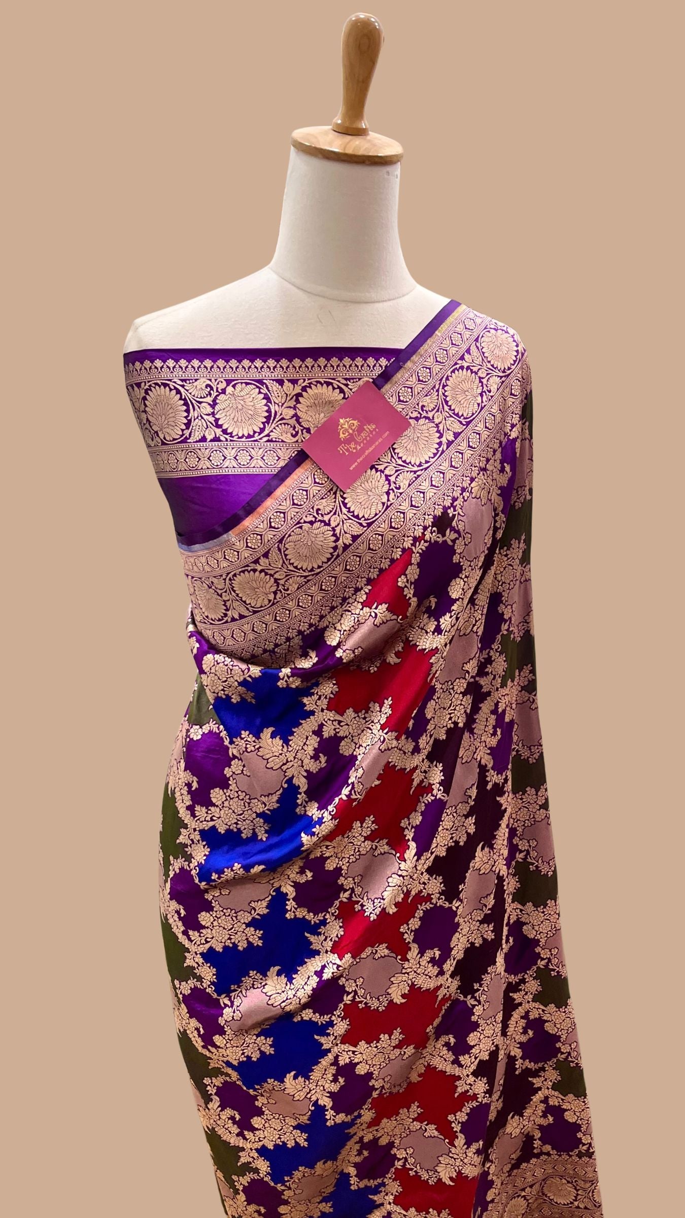 Rangkat Pure Katan Silk Handloom Banarasi Saree - Jaal Work
