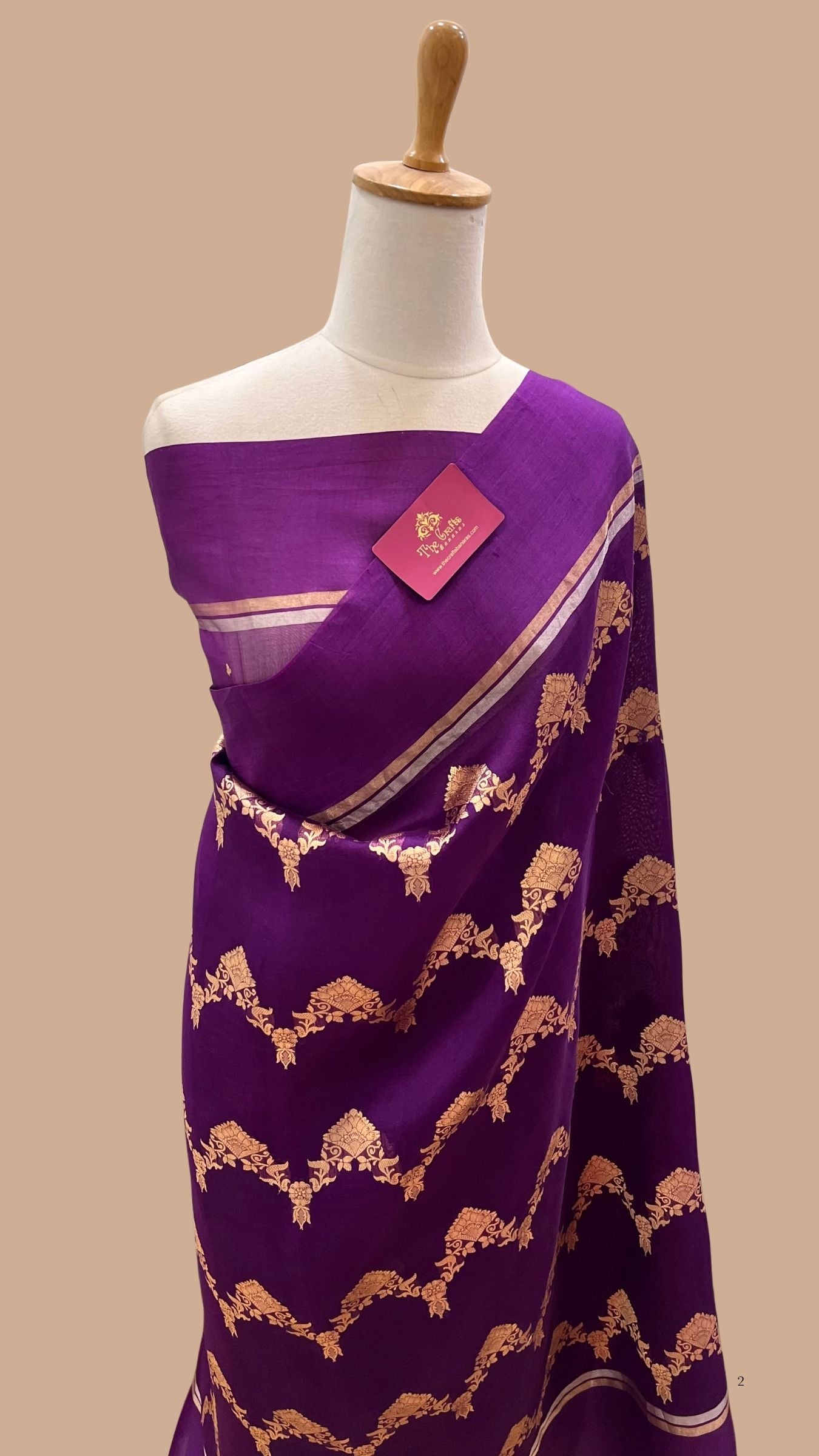 Pure Kora Silk Handloom Banarasi Saree - with kadhua motifs
