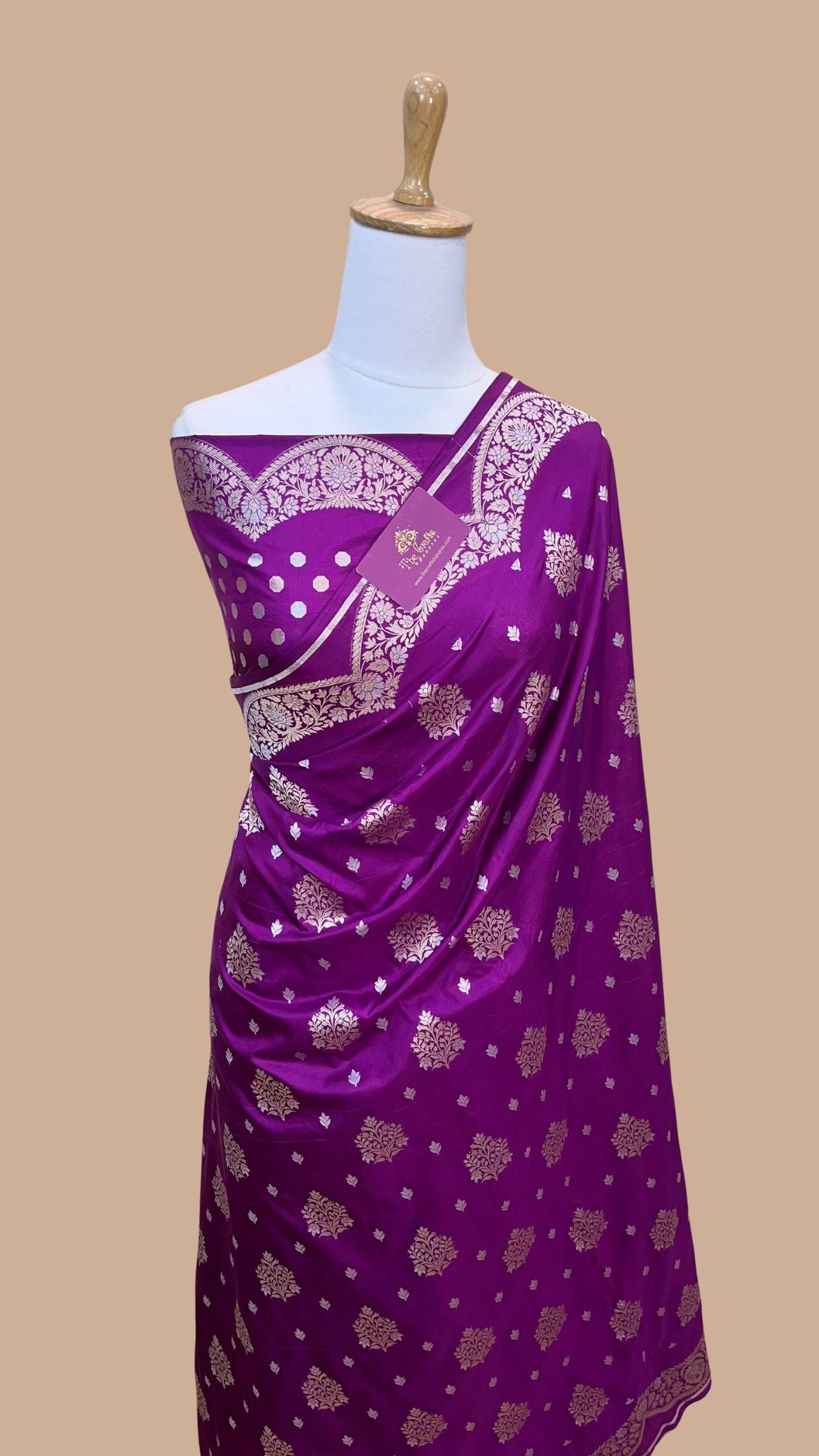 Pure Katan Silk Handloom Banarasi Saree - With Sona Rupa Motifs