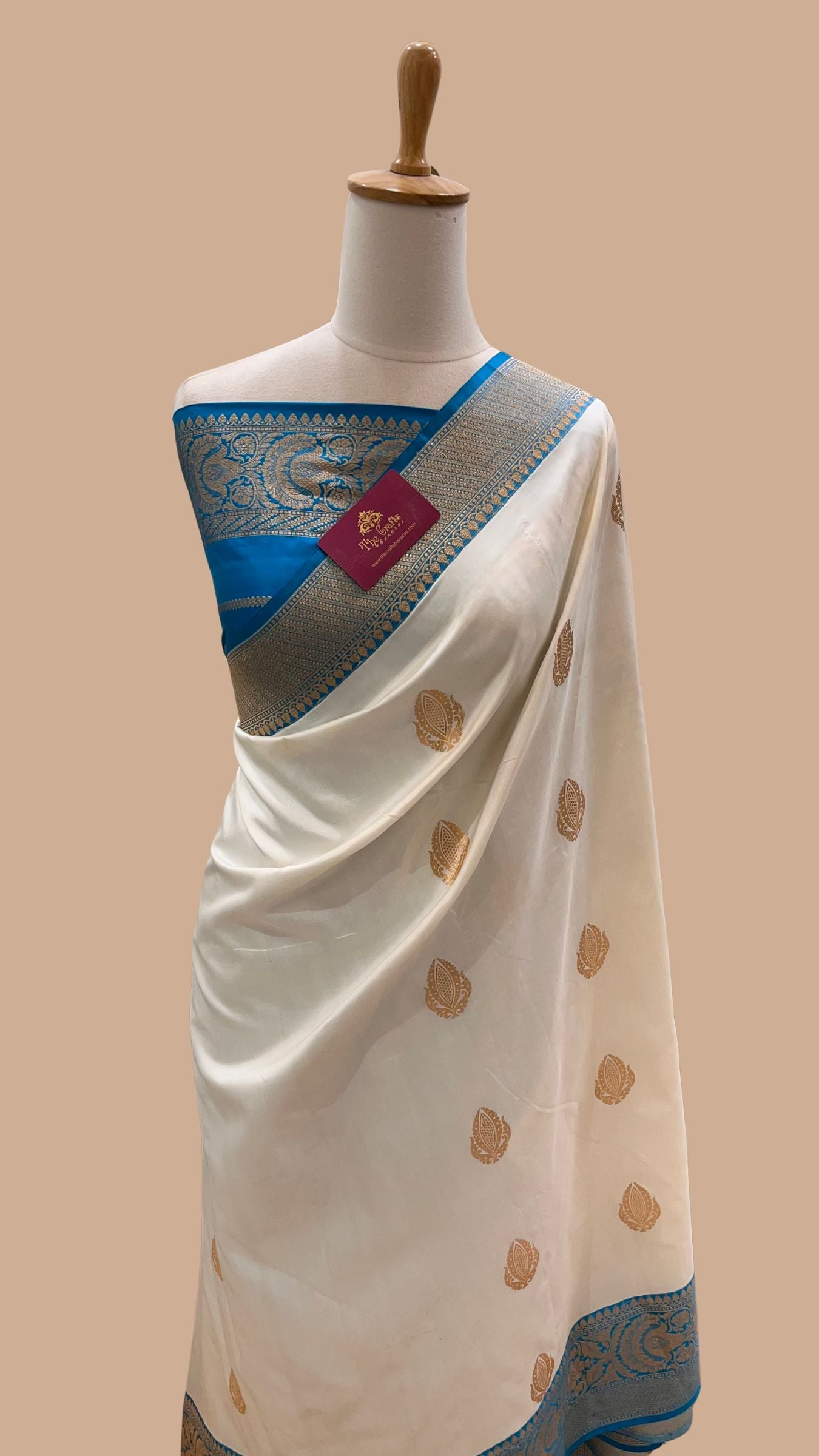 Pure Katan Silk Handloom Banarasi Saree - with kadhua motifs