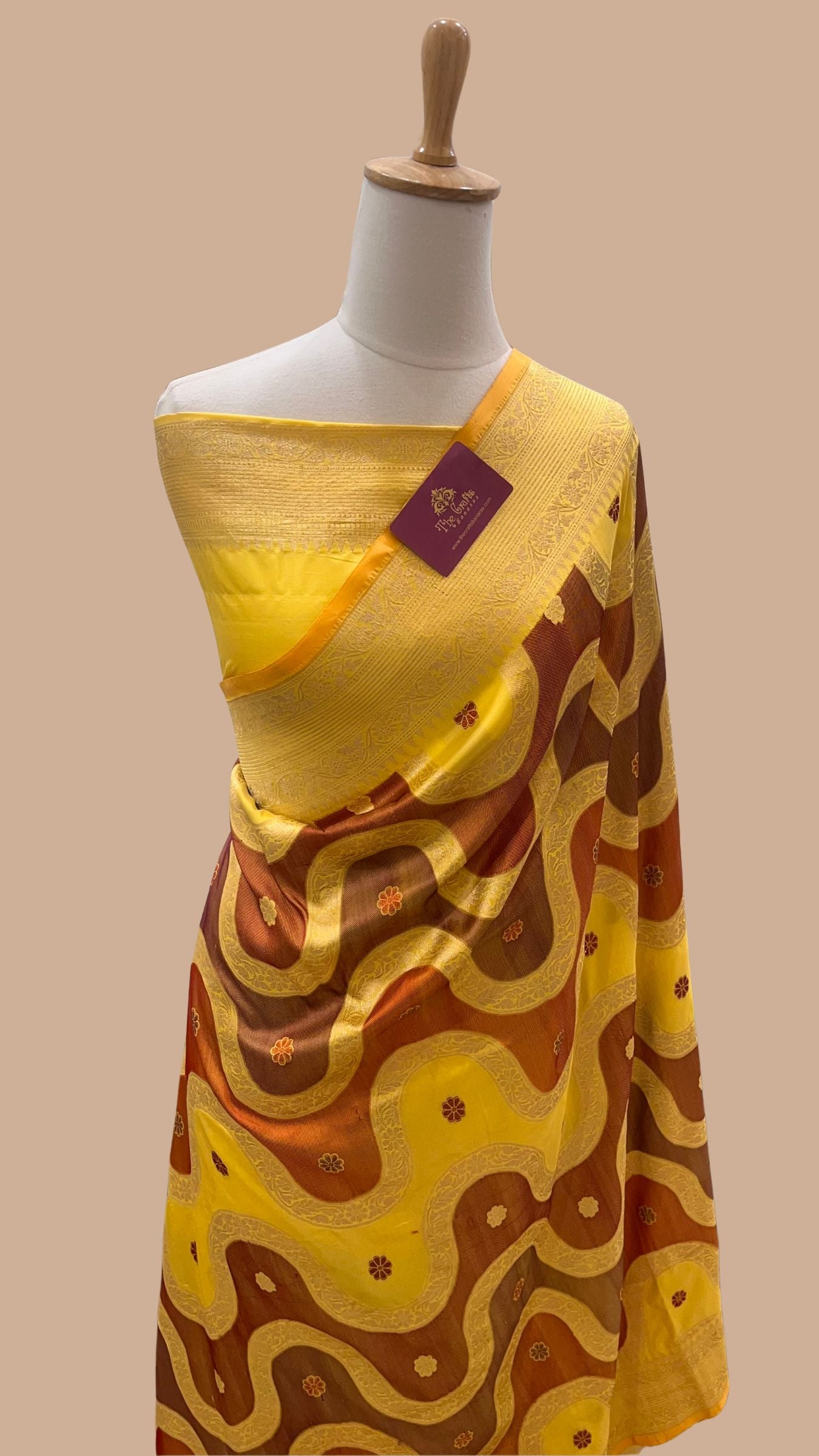 Rangkat Pure Katan Silk Handloom Banarasi Saree - Jaal Work With Meenakari
