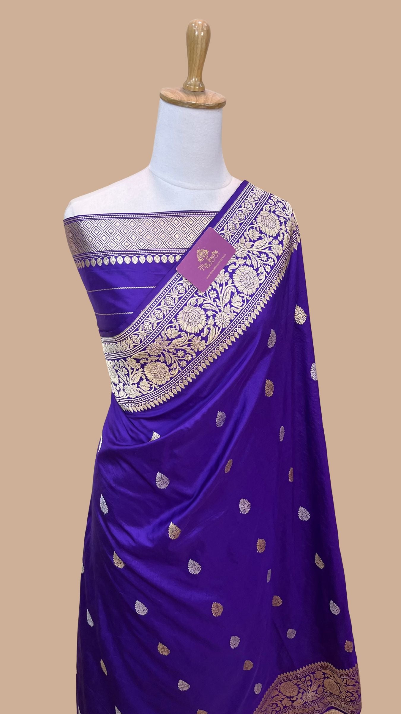 Pure Katan Silk Handloom Banarasi Saree - with sona rupa kadhua motifs