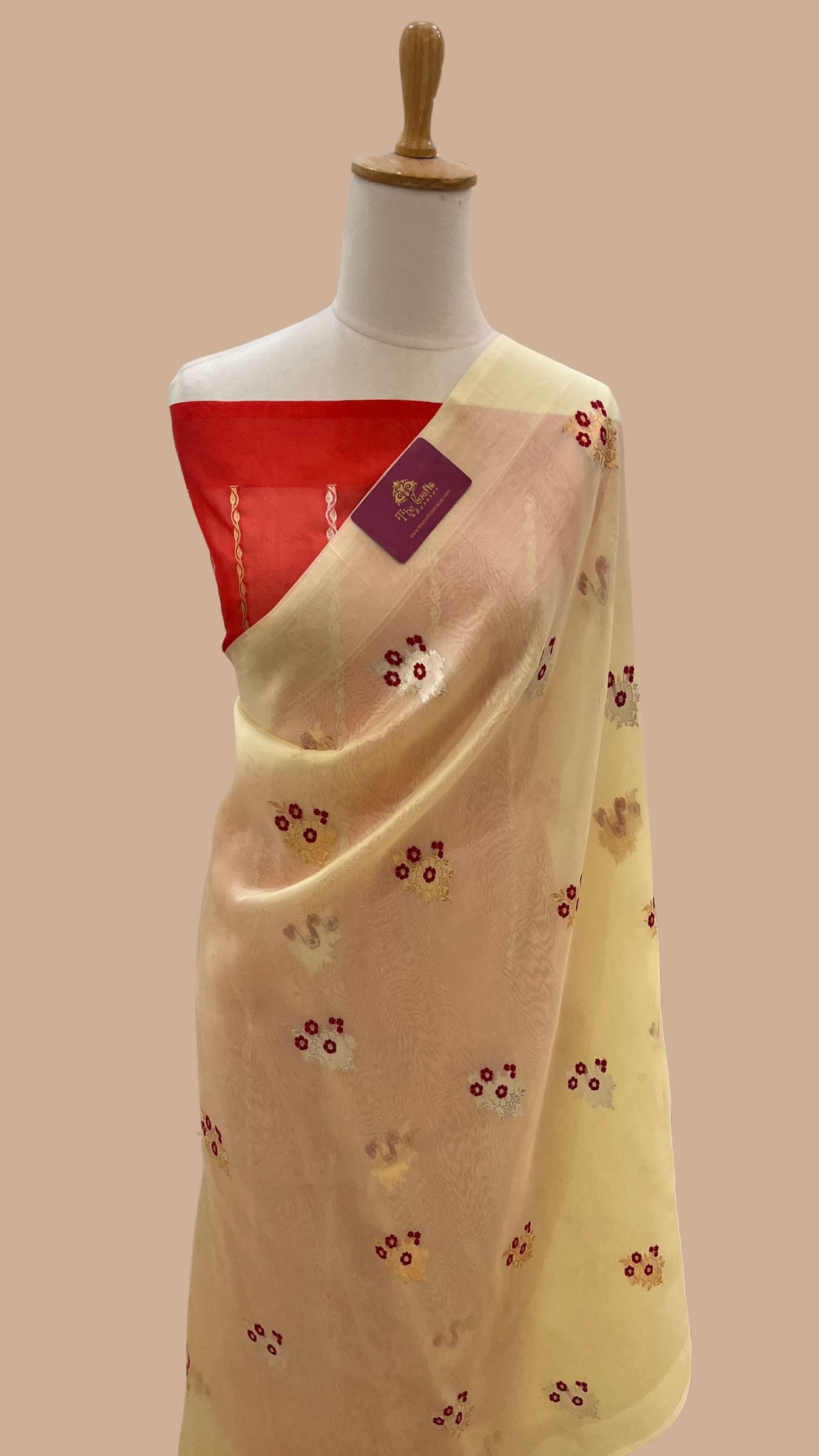 Pure Kora Silk Handloom Banarasi Saree - With Kadhua motifs