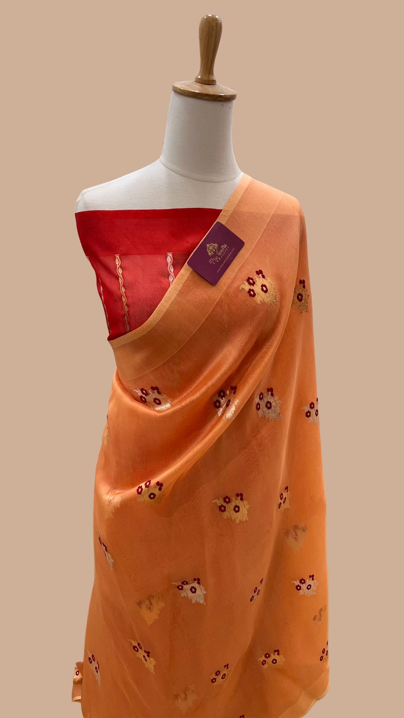 Pure Kora Silk Handloom Banarasi Saree - With Kadhua motifs