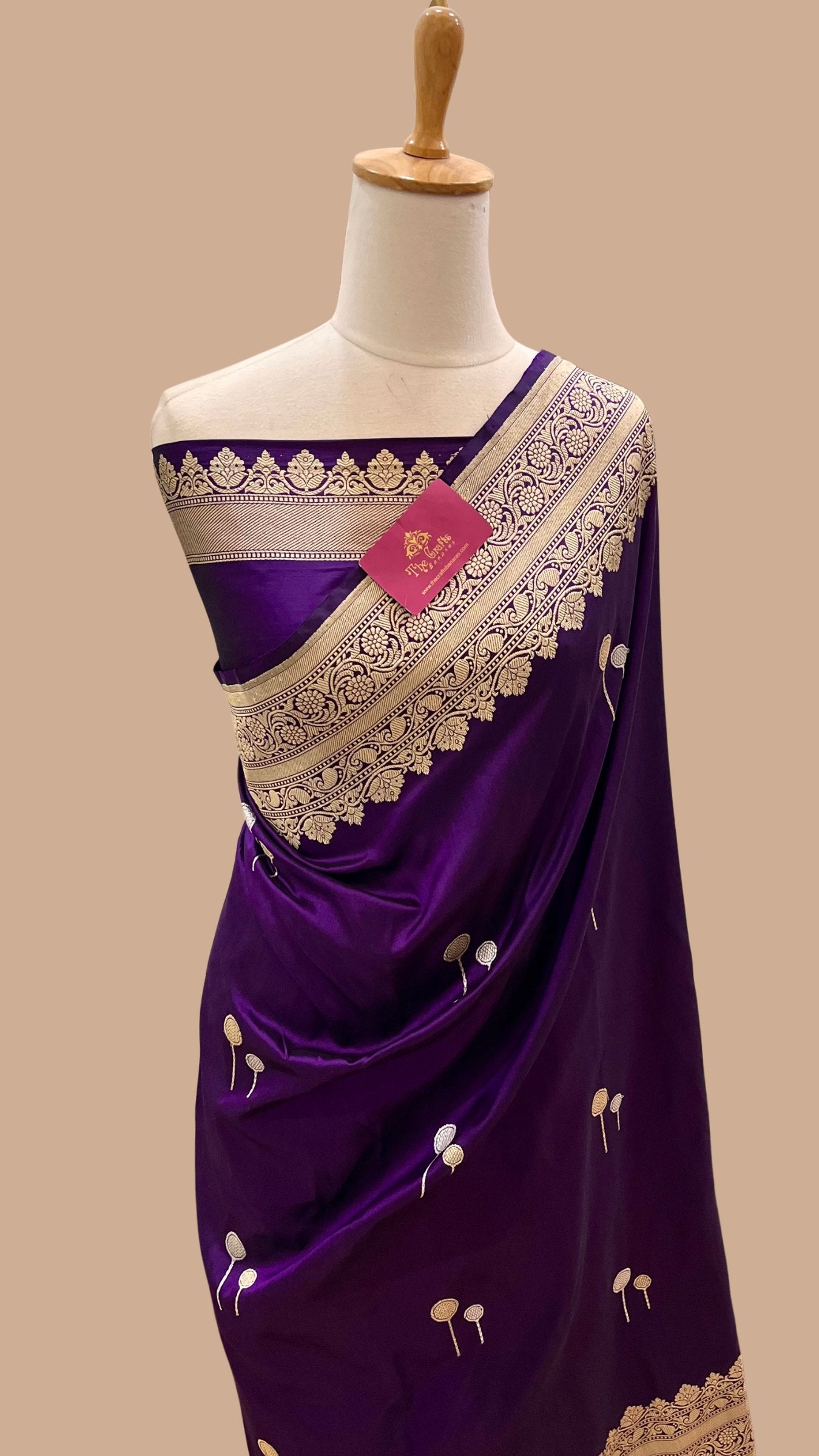 Pure Katan Silk Handloom Banarasi Saree - with kadhua sona rupa motifs