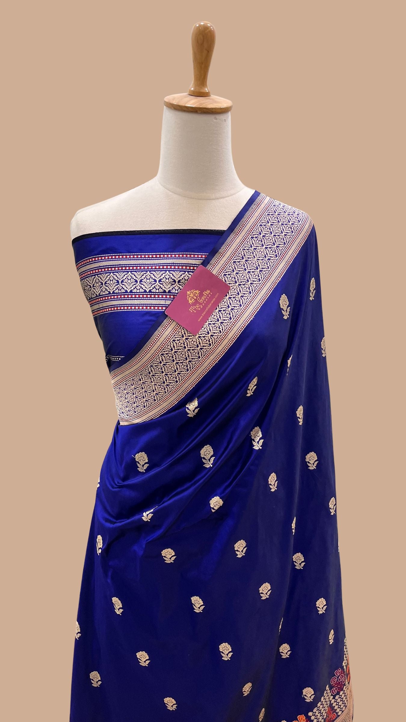 Pure Katan Silk Handloom Banarasi Saree - with kadhua meenakari motifs