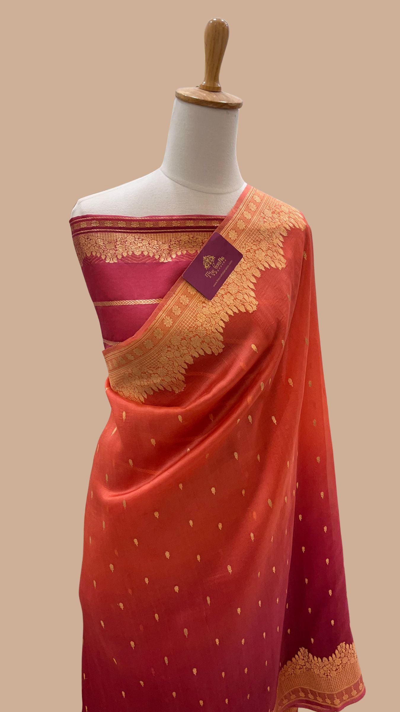 Pure Kora Silk Handloom Banarasi Saree - With Kadhua motifs