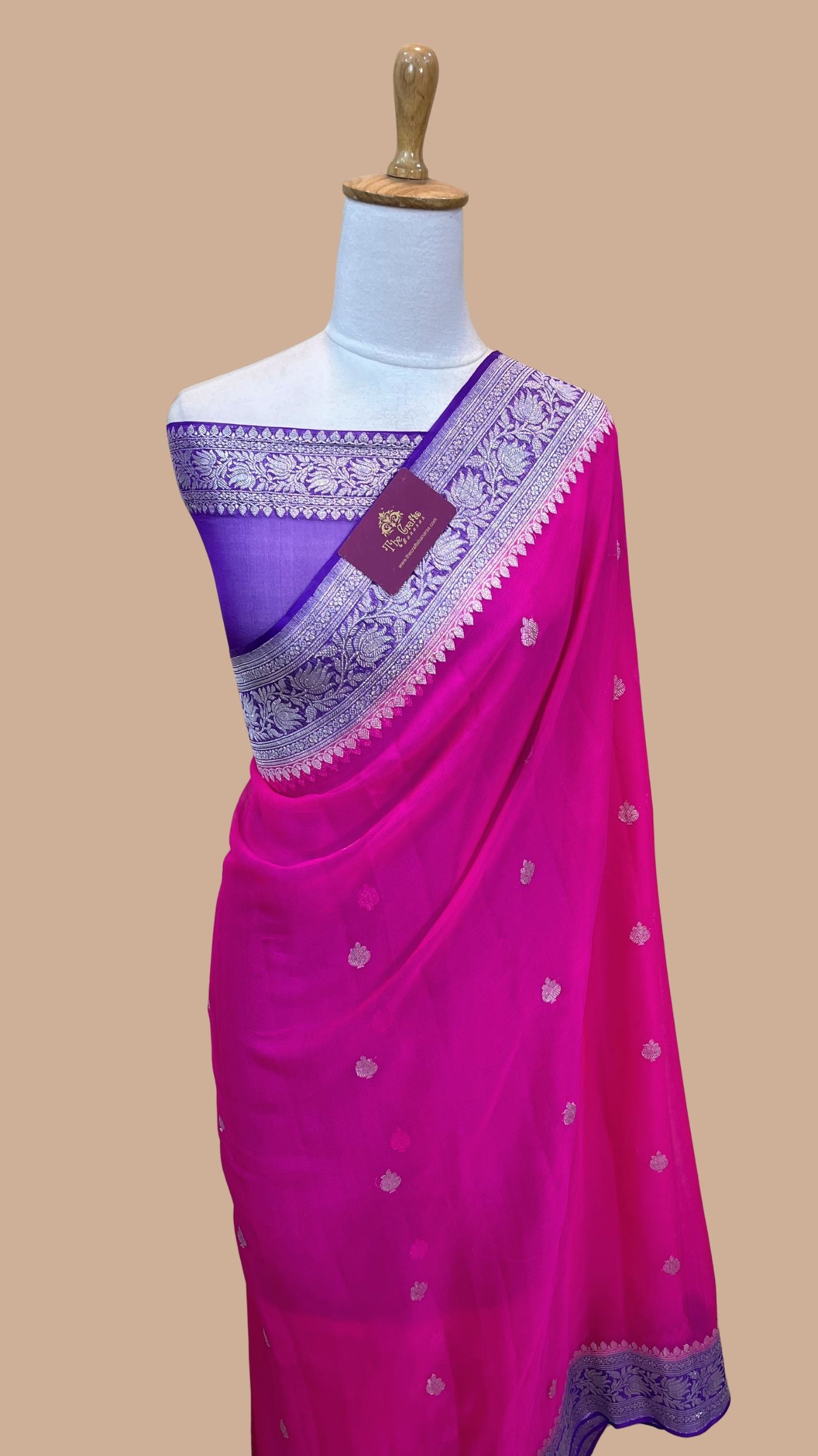 Pure Georgette Handloom Banarasi Saree - Silver Zari