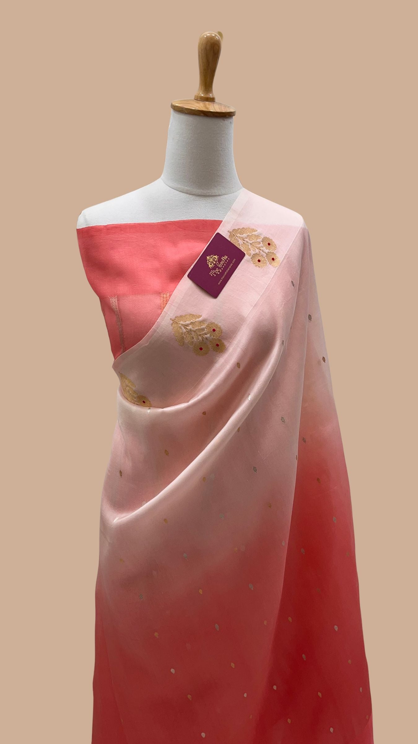 Pure Kora Silk Handloom Banarasi Saree - With Kadhua motifs