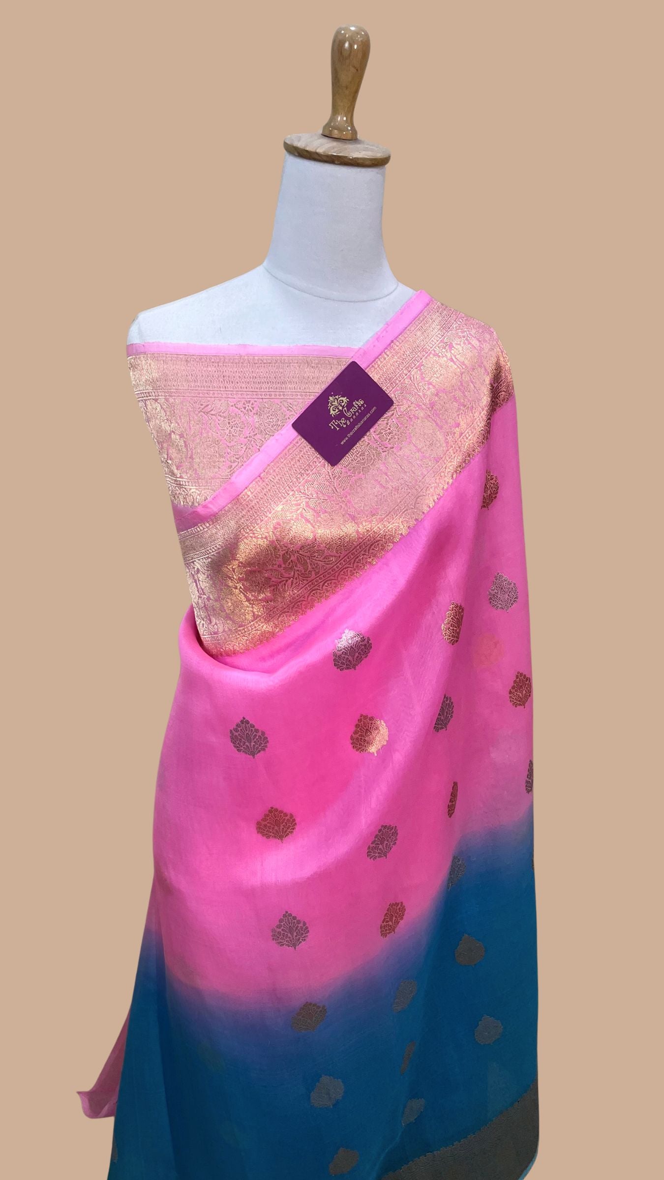 Pure Kora Silk Handloom Banarasi Saree - With Kadhua motifs