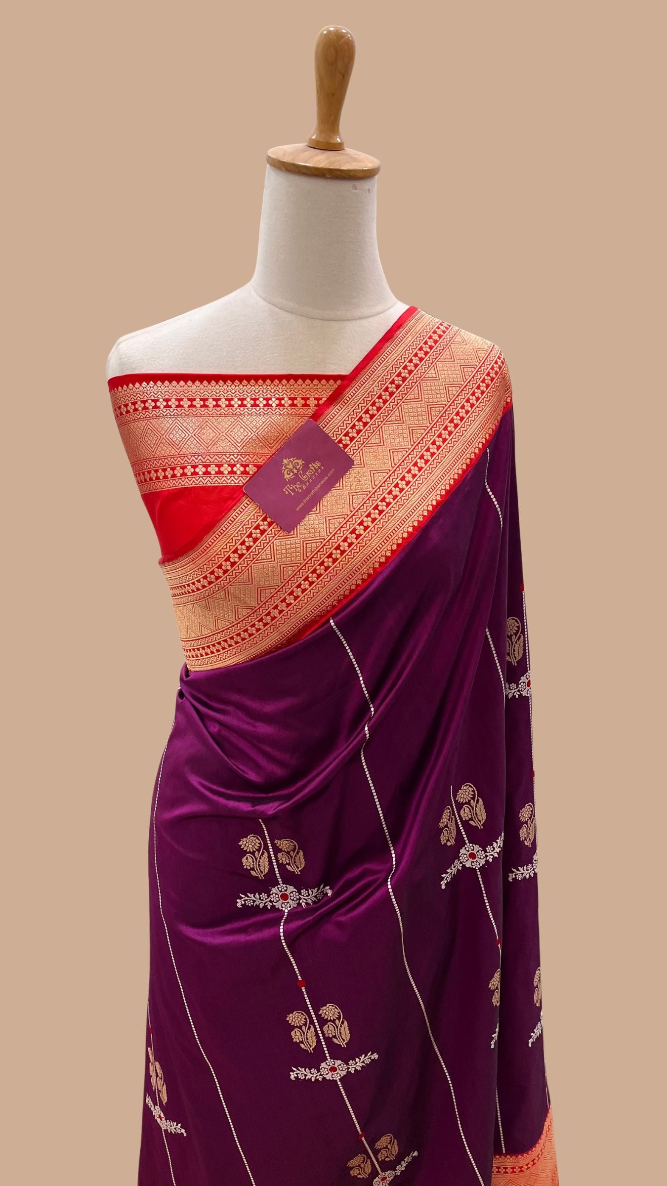 Pure Katan Silk Handloom Banarasi Saree - with kadhua meenakari motifs