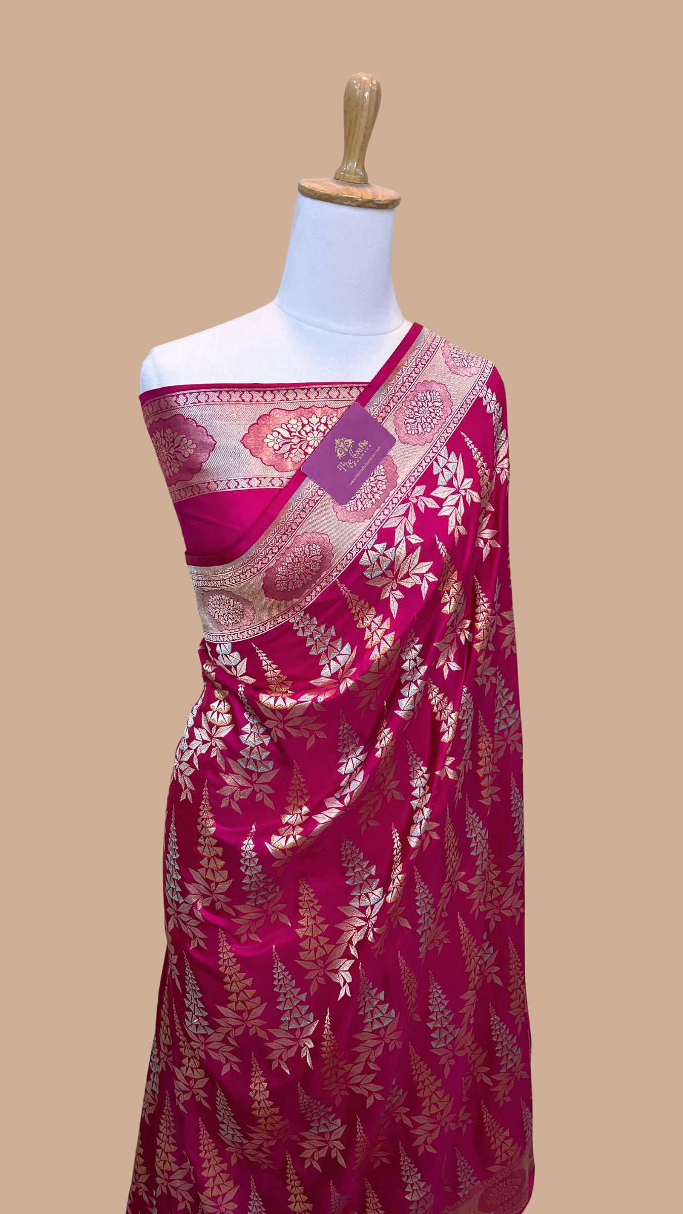 Pure Katan Silk Handloom Banarasi Saree - Jall With Meenakari
