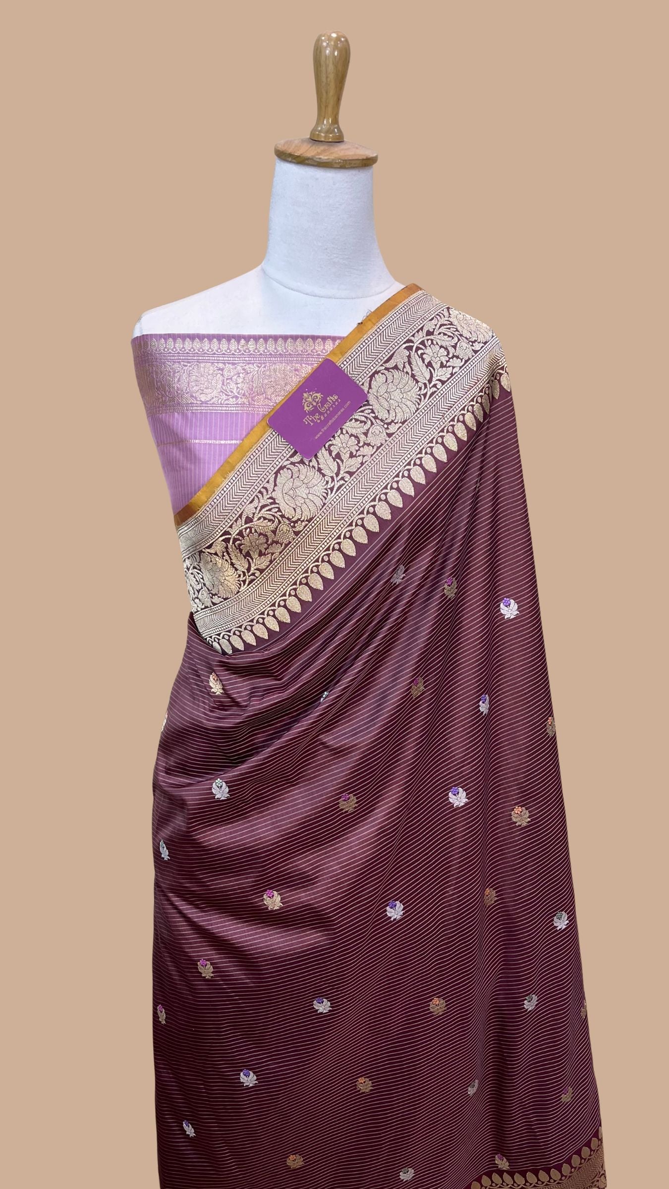 Pure Katan Silk Handloom Banarasi Saree - with kadhua motifs