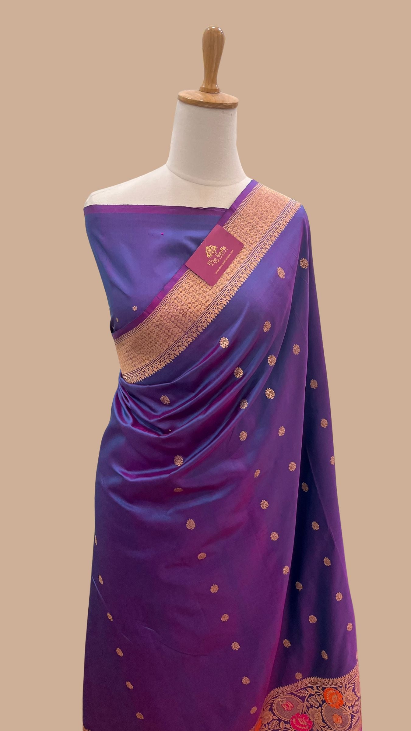 Pure Katan Silk Handloom Banarasi Saree - with kadhua motifs