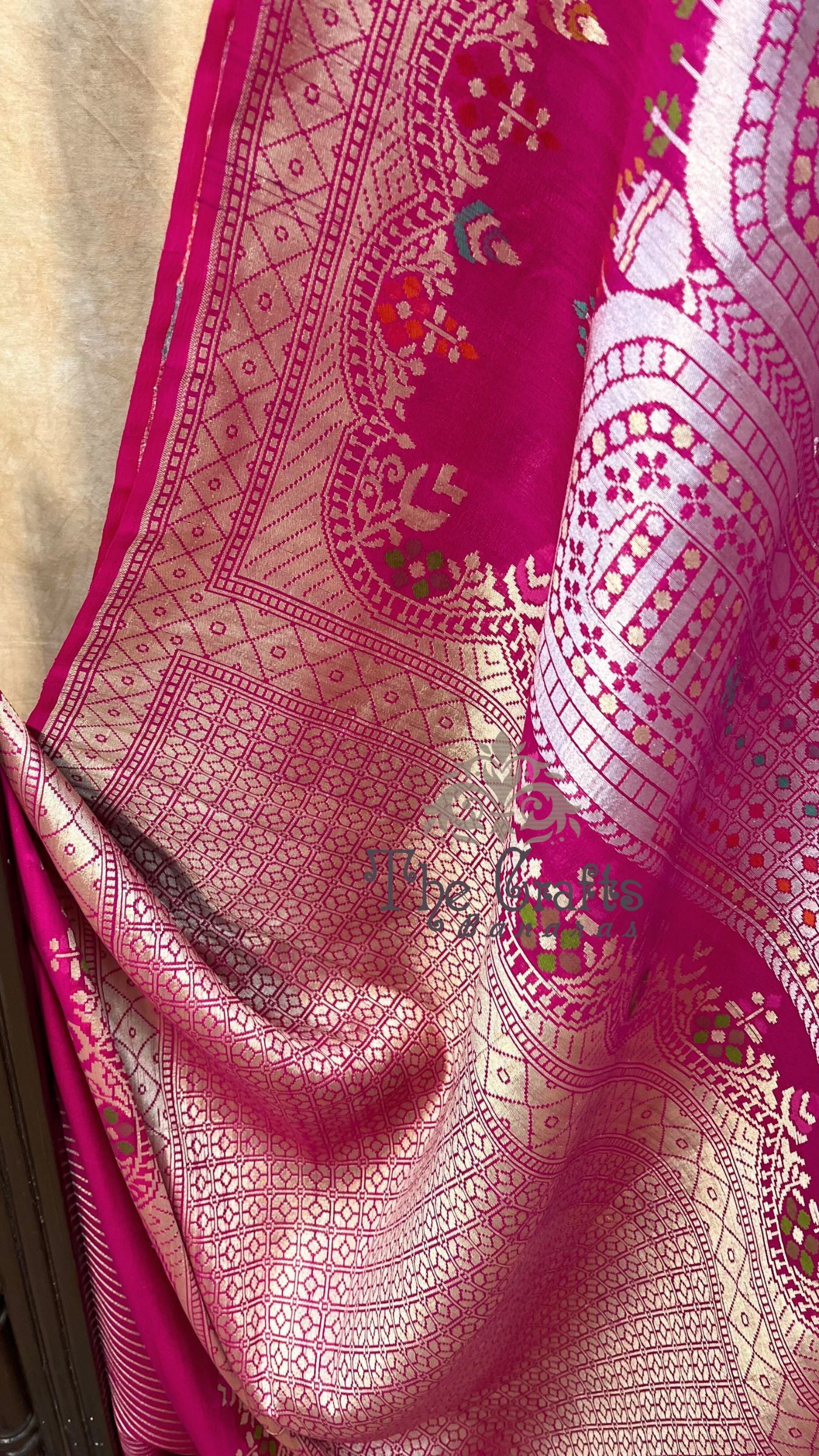 Tissue Georgette Handloom Banarasi Saree - Jaal with Meenakari